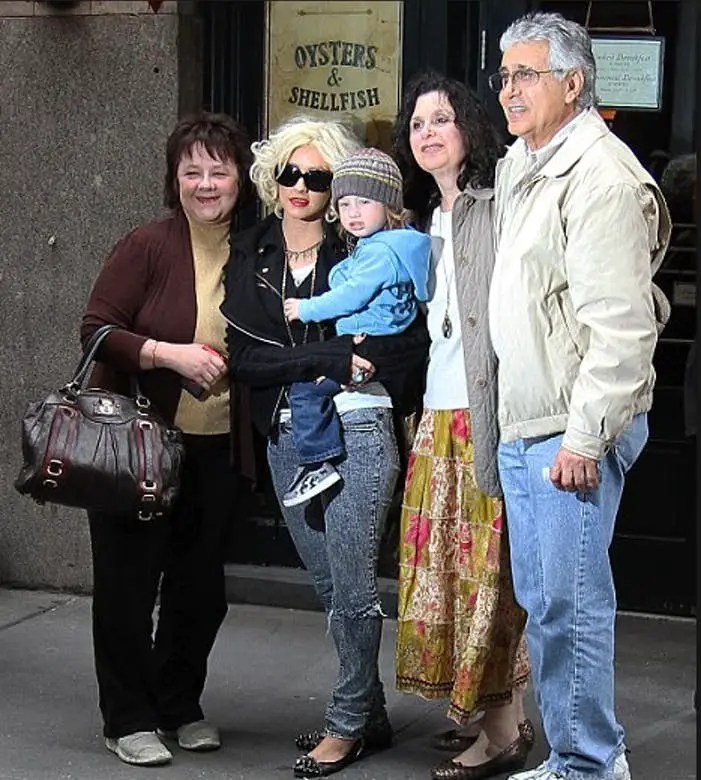 » 12 Famosos que están avergonzados de sus familiares problemáticos » 12 Famosos que están avergonzados de sus familiares problemáticos