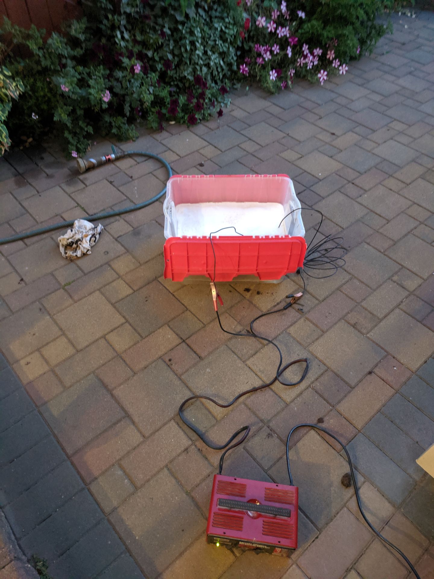 Cast Iron Cleaning with Electrolysis Notions