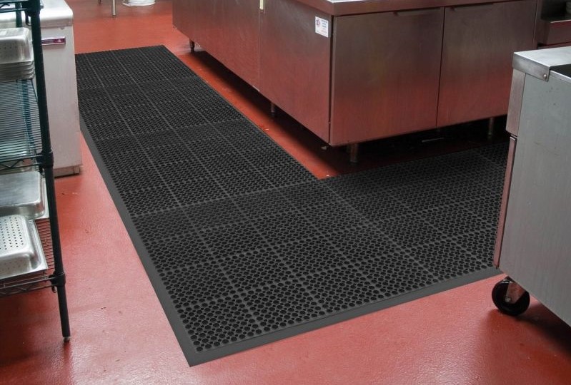 Benefits of Using Interlocking Rubber Mats Blog NoTrax NoTrax