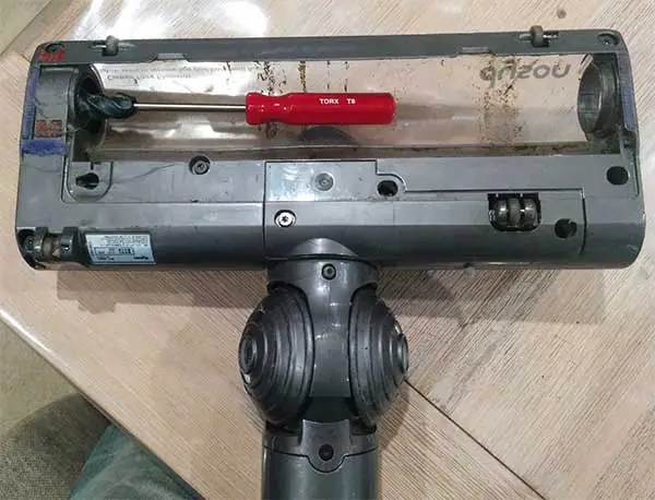 How to Fix Dyson V6 Brush Bar not Turning or Spinning Fast Not Sealed