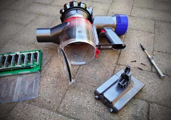 Dyson V8 Troubleshooting Pulsing and Charging Issues Fix Not Sealed
