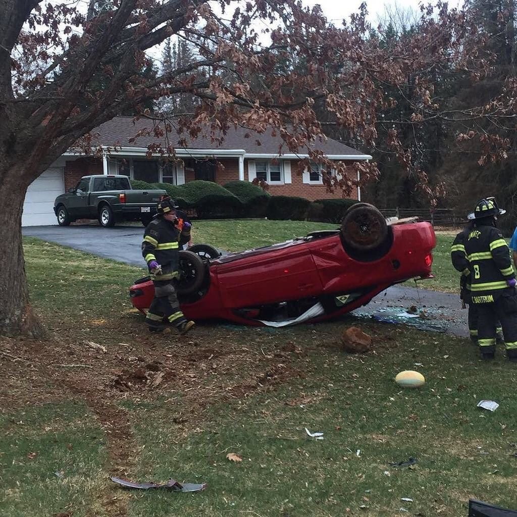 Vehicle overturns in Kingsville crash