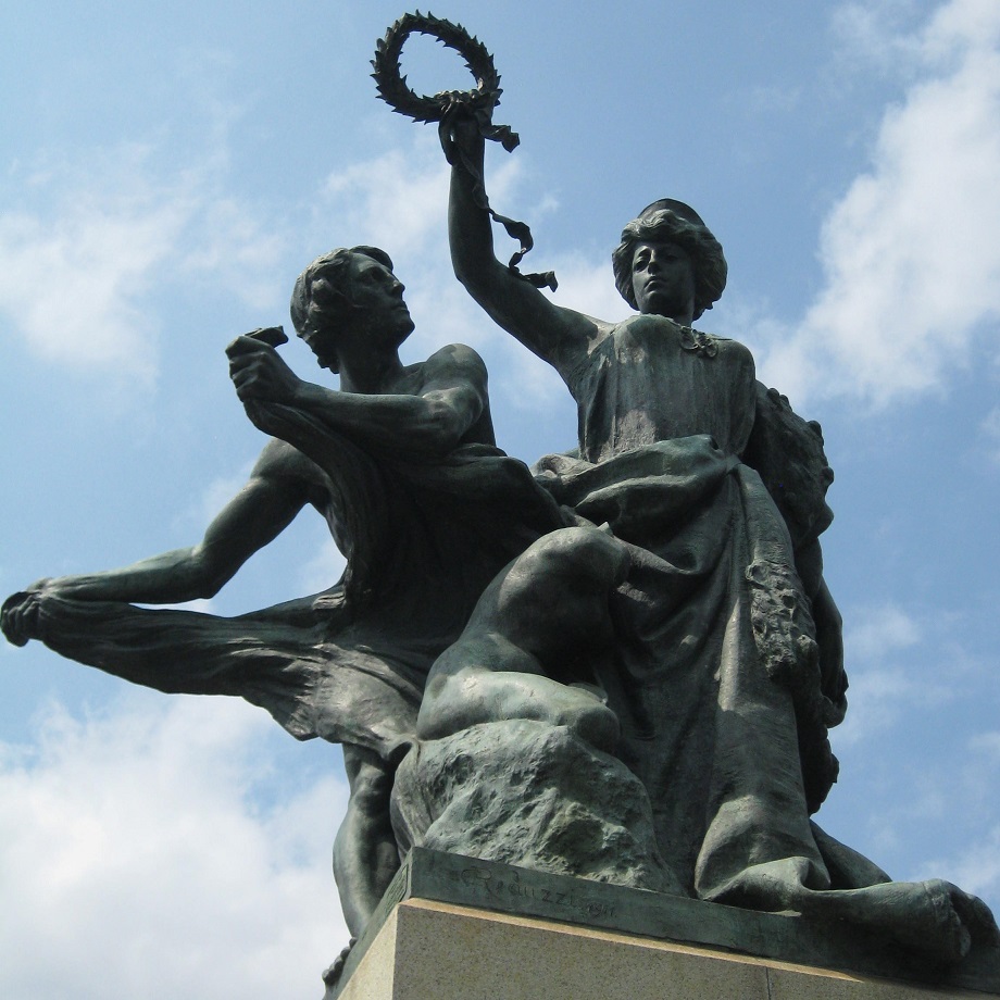 Turin Valentino Park Statue Novelty Buffs