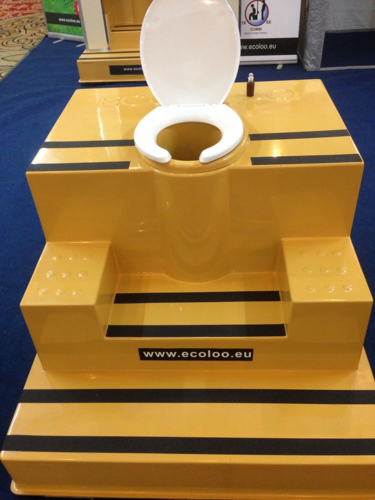 ECOLOO Sustainable Toilet WDCD No Waste Challenge