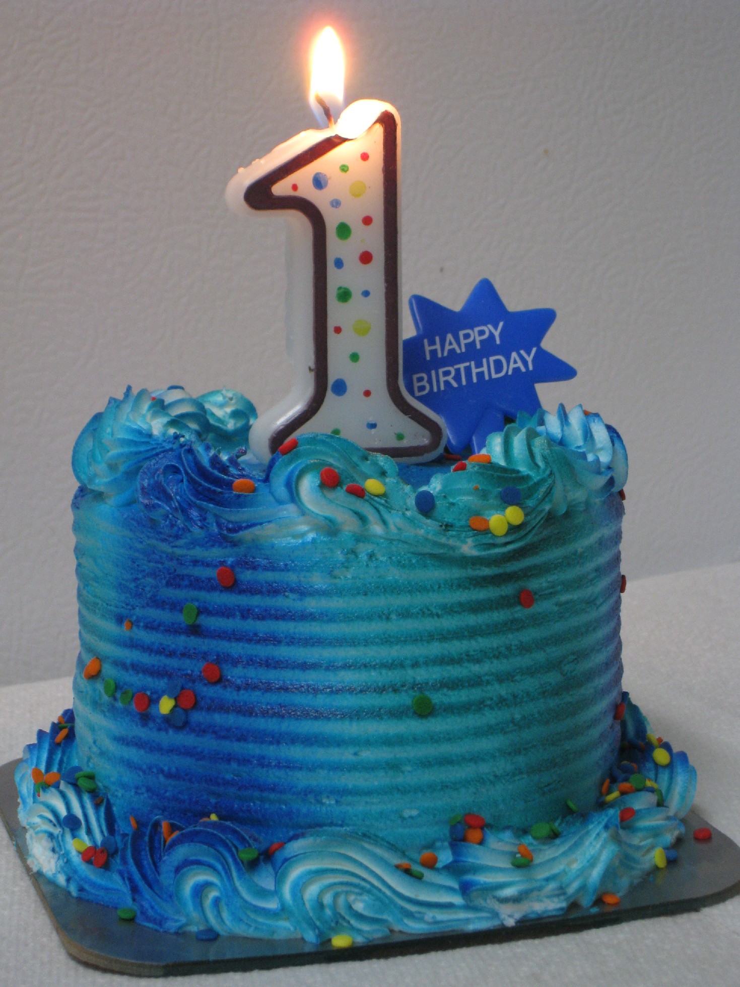 Happy first birthday to us! NoWhiteNoise is one year old today