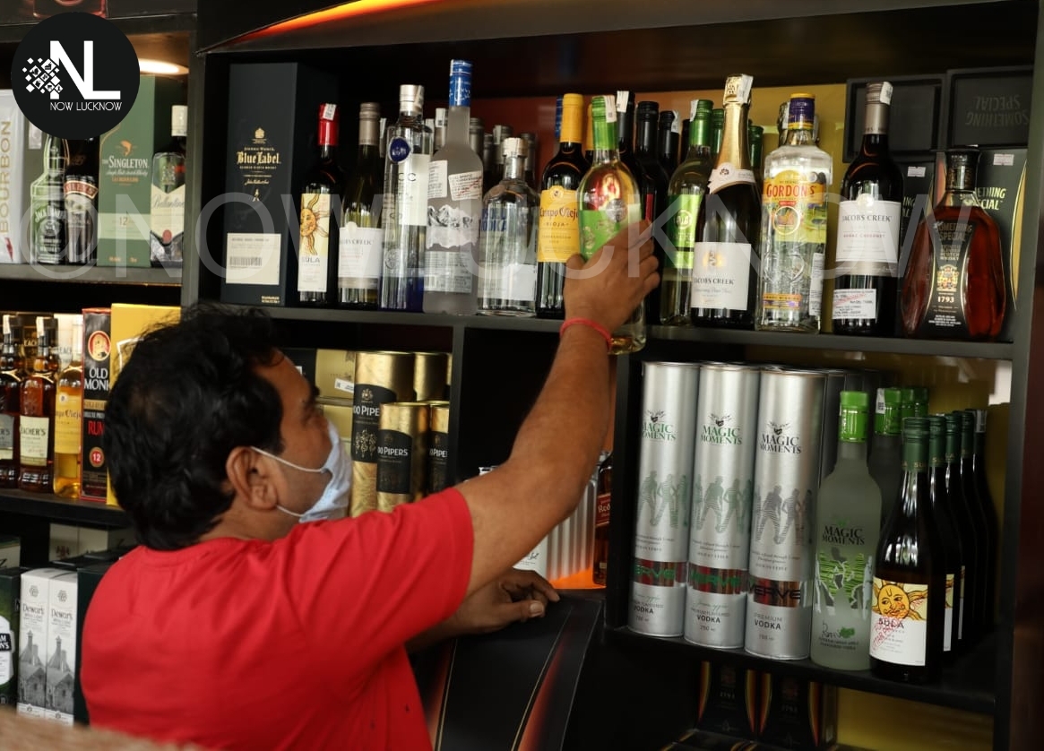 LIQUOR SHOPS TO REMAIN OPEN DURING WEEKEND LOCKDOWN IN U.P. Now Lucknow
