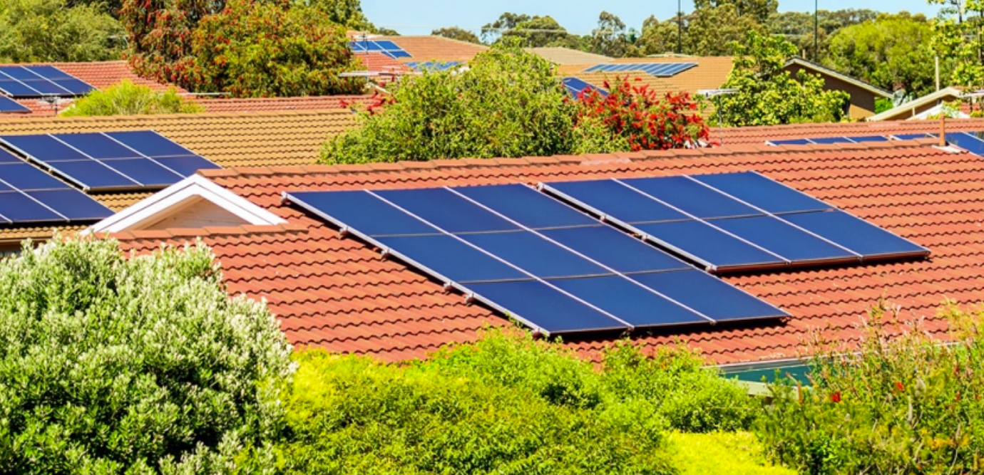 ค่าไฟฟ้าแพงหนุนติดตั้งโซลาร์รูฟท็อปโต แม้ราคาแผงสูงขึ้นเงินบาทอ่อนแต่