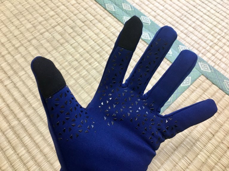 【購入レビュー】キャンプにも日常にも使えるワークマンの防寒手袋が安くて使いやすい！！～ストレッチ素材でフィット感良し