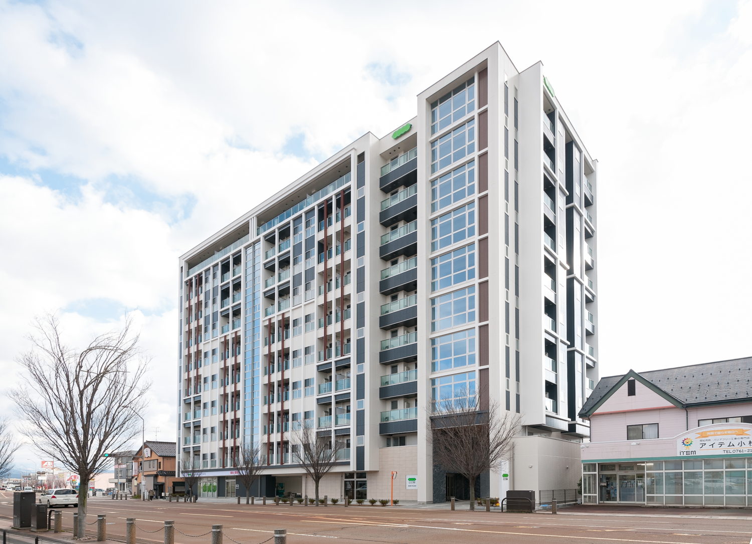 WARD VILLAGE 金沢市の建築設計事務所 N+P(エヌアンドピー)