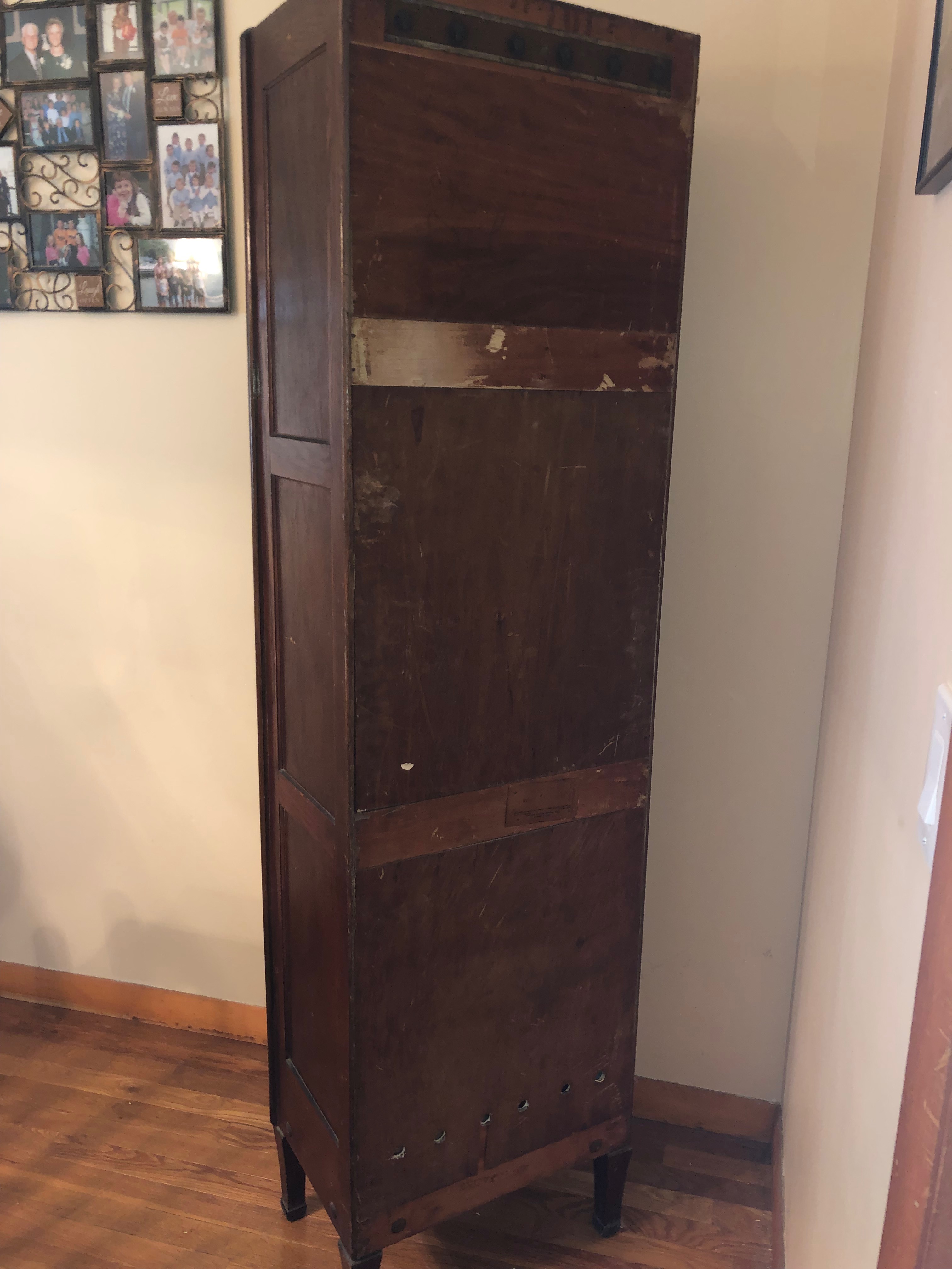 A Hoosier Hutch The Materials of History, Thought, and Art