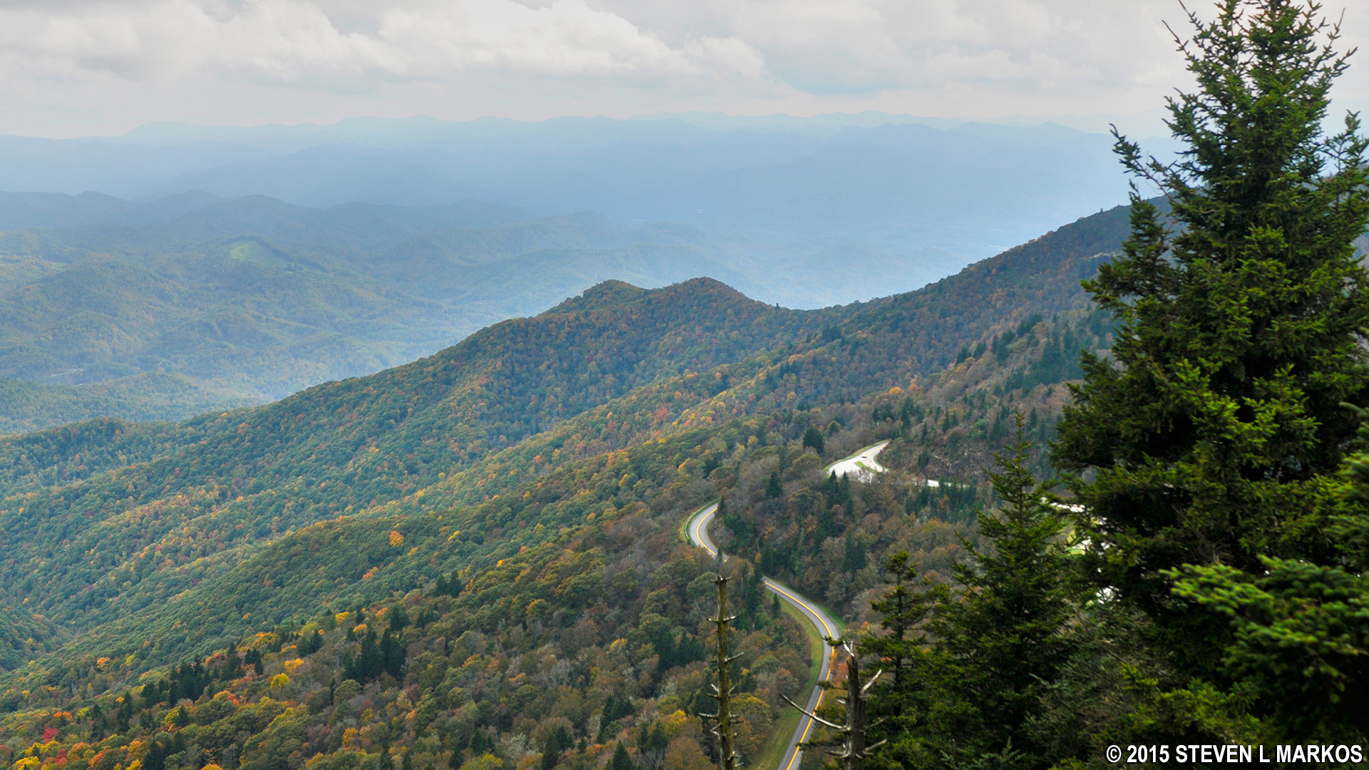 Blue Ridge Parkway WATERROCK KNOB TRAIL (451.2) Bringing you