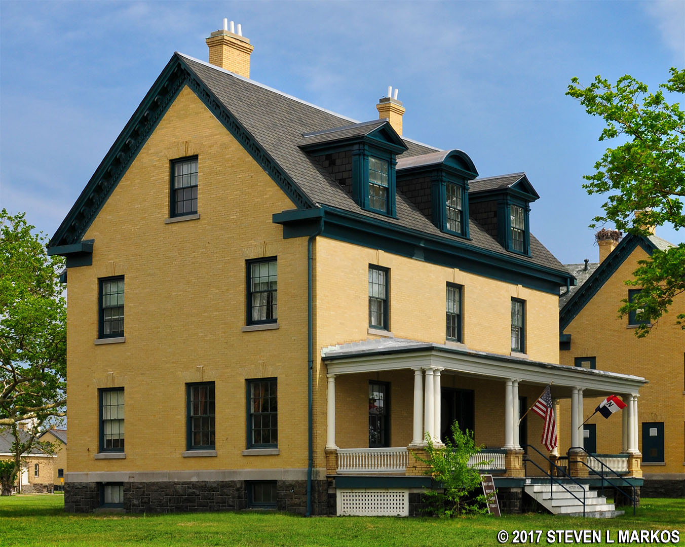Gateway National Recreation Area HISTORY HOUSE AT FORT HANCOCK
