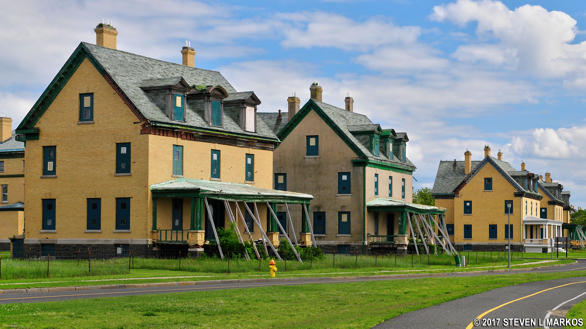 Gateway National Recreation Area OFFICERS’ ROW AT FORT HANCOCK