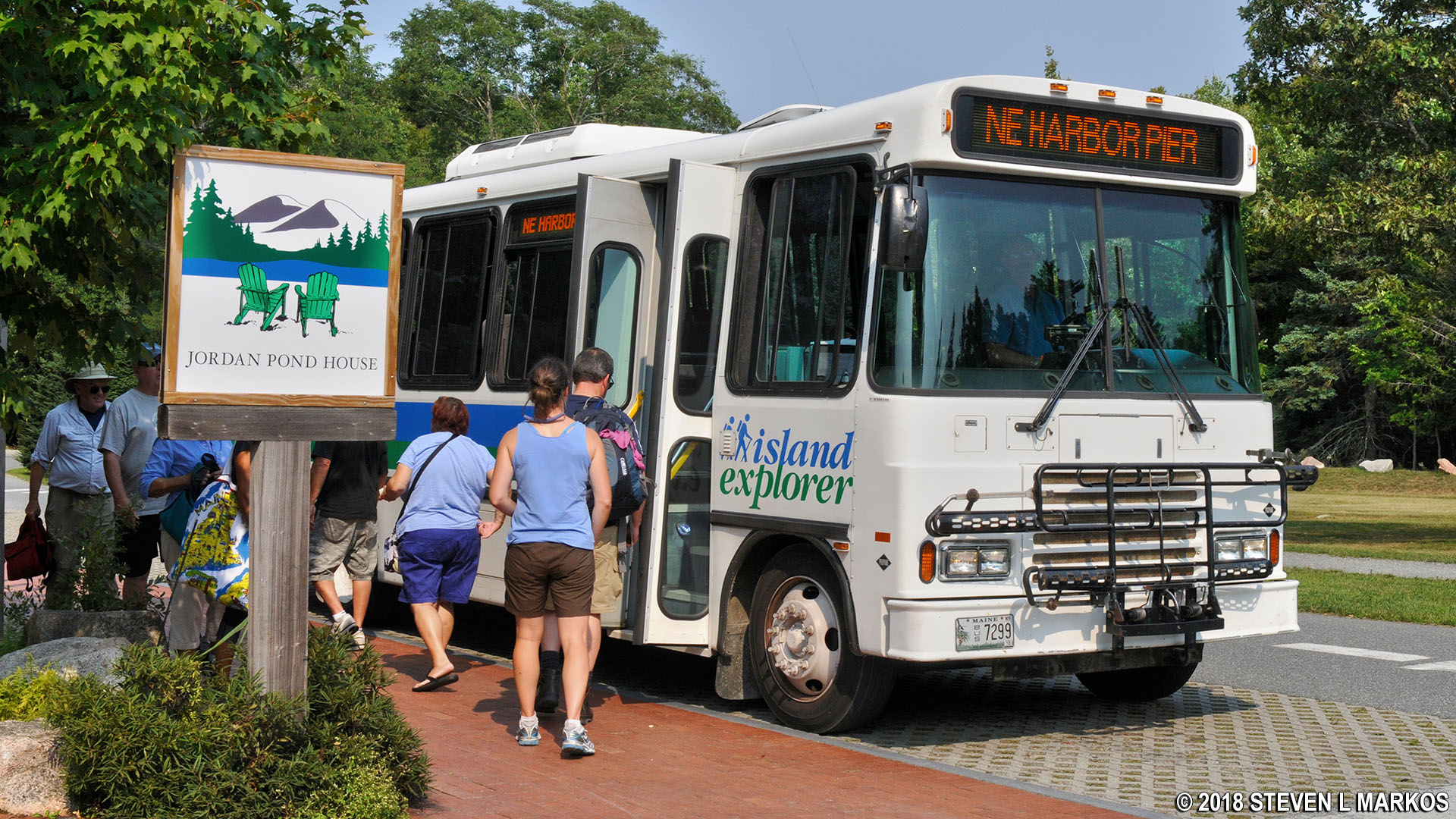 Acadia National Park ISLAND EXPLORER SHUTTLE BUS Bringing you America, one park at a time