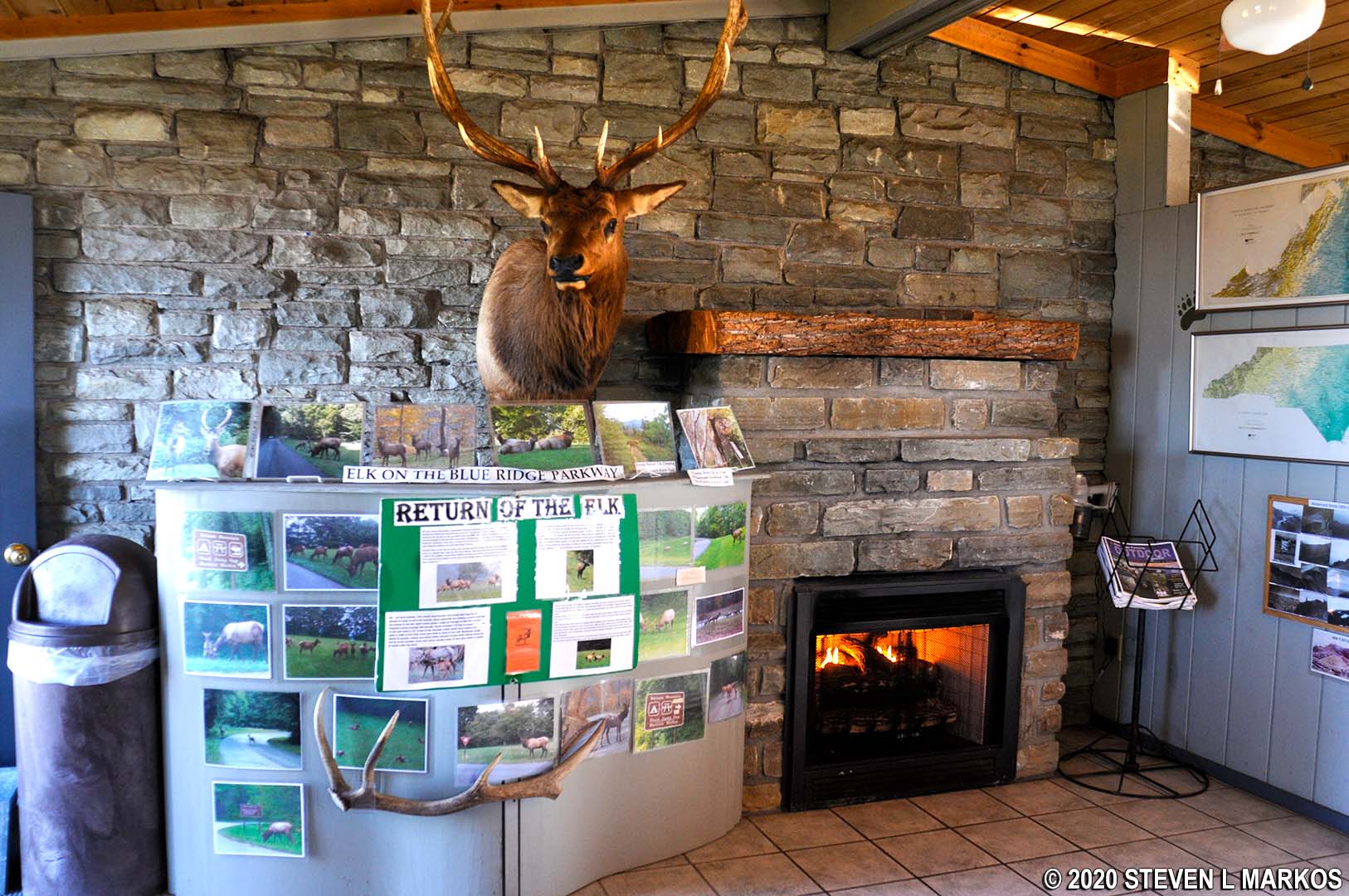 Blue Ridge Parkway WATERROCK KNOB VISITOR CENTER (MP 451.2)