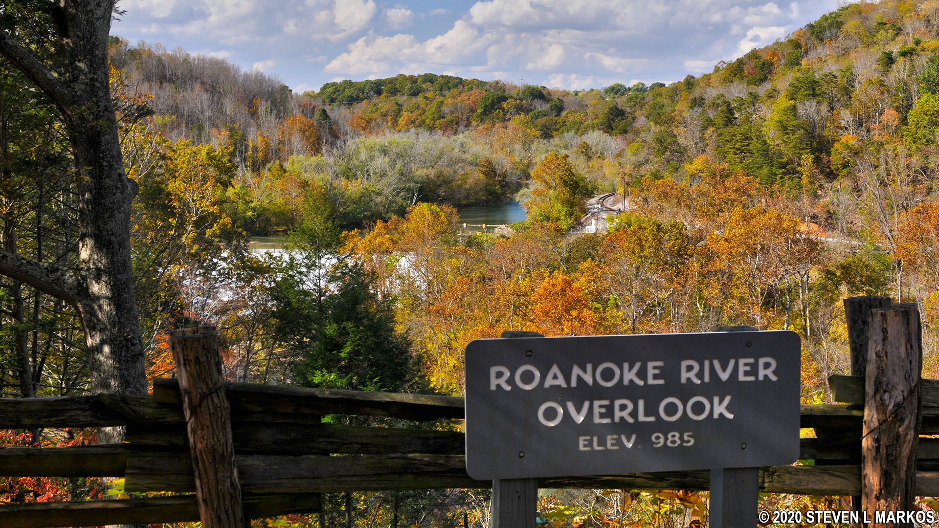 Blue Ridge Parkway ROANOKE RIVER OVERLOOK / ROANOKE RIVER TRAIL (114.9)