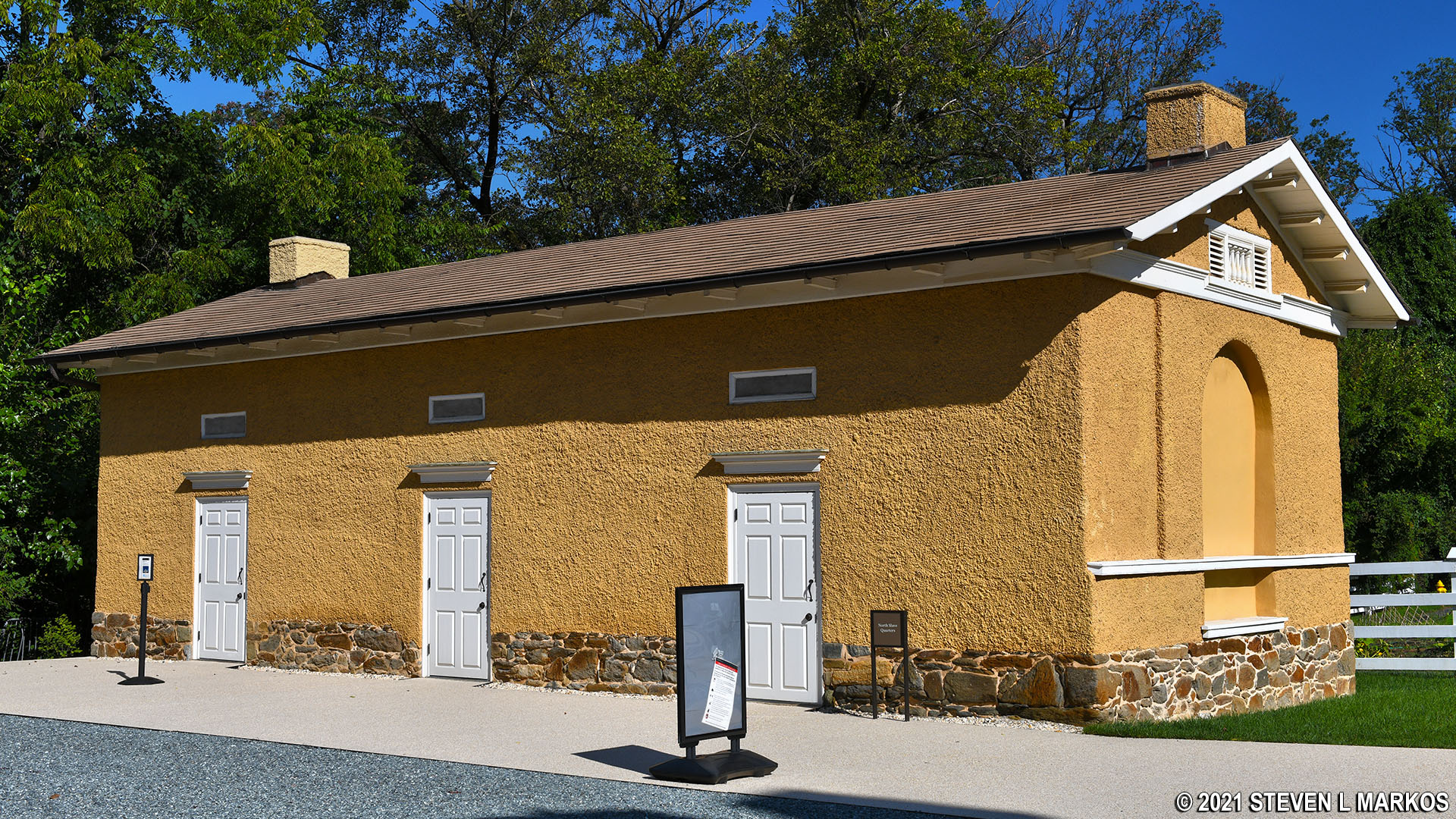 Arlington House, the Robert E. Lee Memorial SLAVE QUARTERS MUSEUM Bringing you America, one