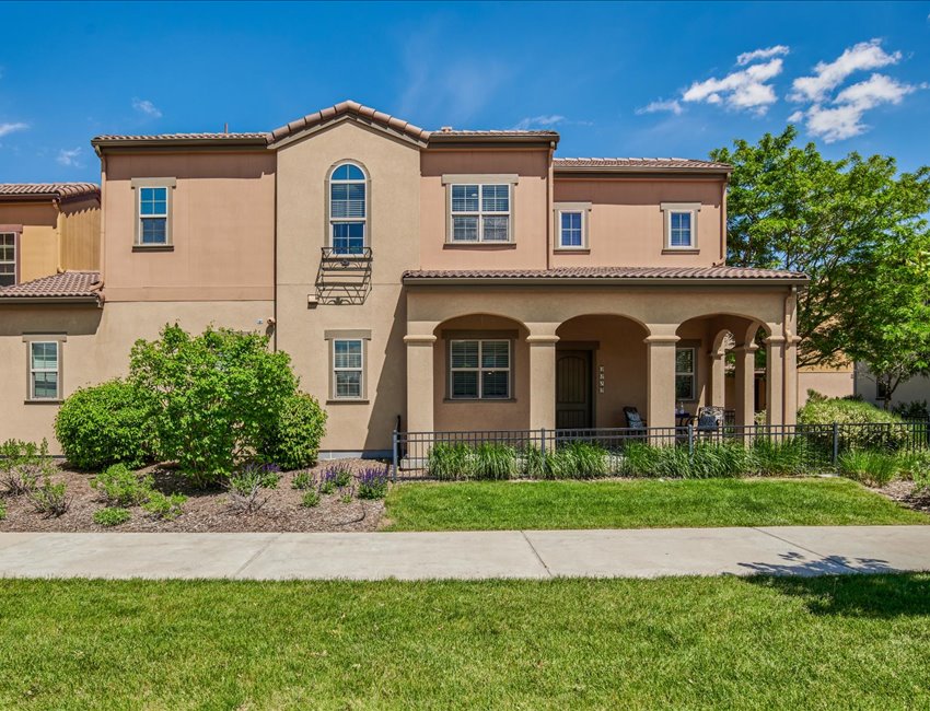 Great Floor Plan Near Central Park New Perspective Real Estate