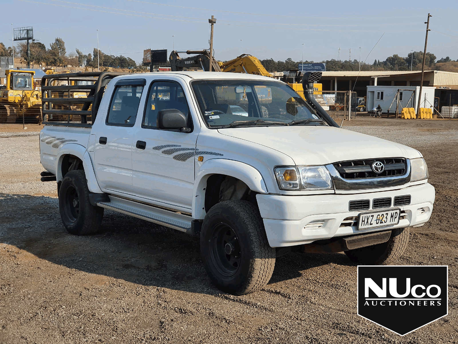 TOYOTA HILUX RAIDER 3.0KZ.TE MANUAL DOUBLE CAB LDV WITH CATTLE BARS