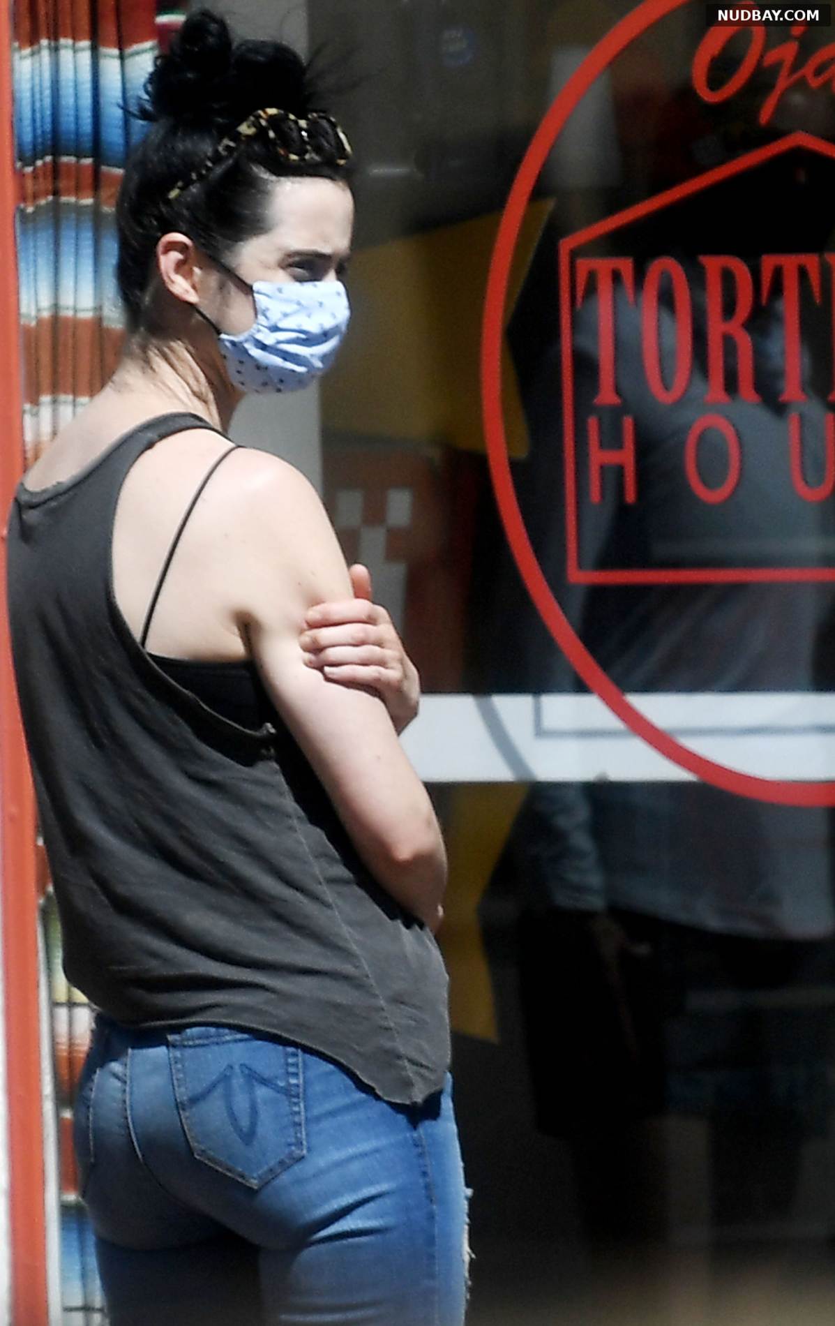 Krysten Ritter Ass & Booty spending the day in Ojai – Nudbay