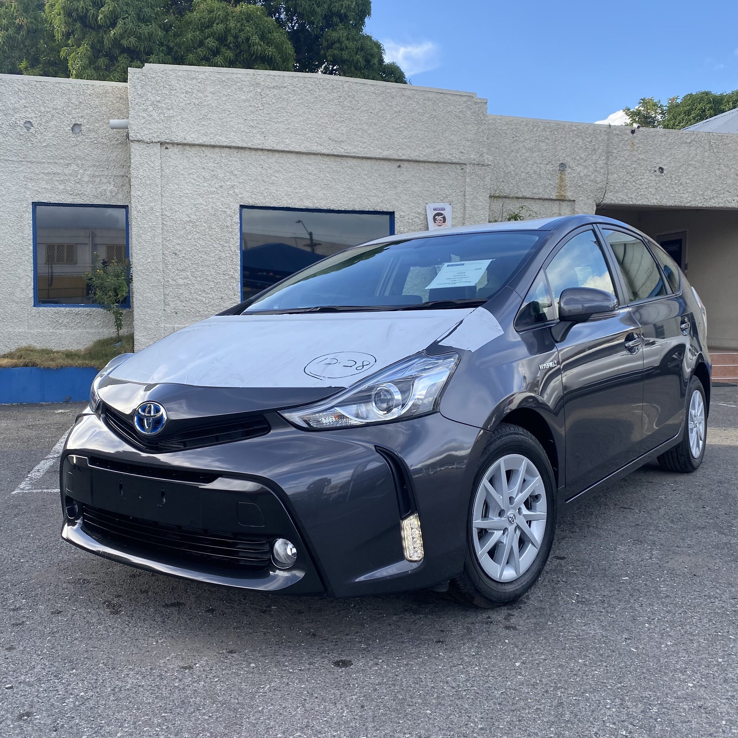2022 Toyota Prius Hybrid 7 Seater