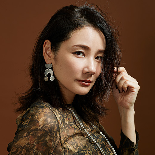 吉田羊インタビュー「結婚相手を求めるより、出会ったときに相手に愛される自分でありたい」 Numero TOKYO