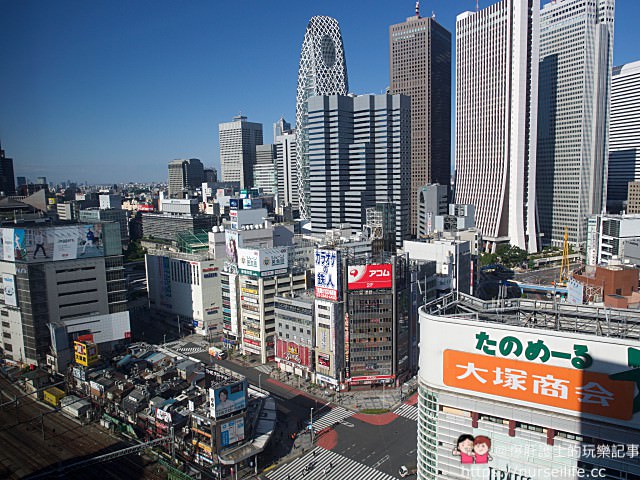 日本、東京住宿｜新宿王子飯店 西武車站上、歌舞伎町旁、一分鐘到一蘭拉麵、三分鐘到uniqlo、Bic camera，一走出飯店就可以盡情購物享用美食！