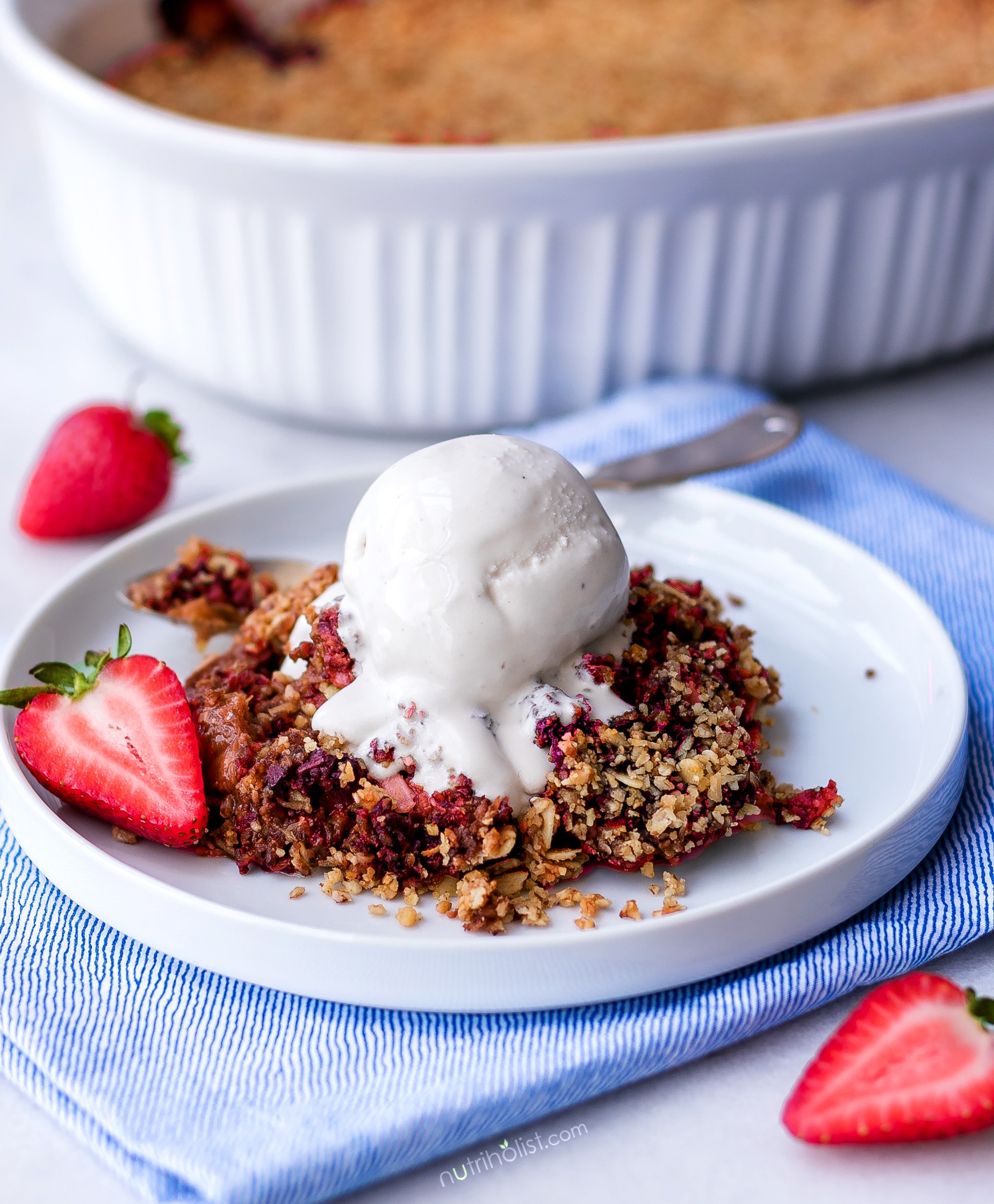 Strawberry Rhubarb Crumble (Vegan, Glutenfree) Nutriholist