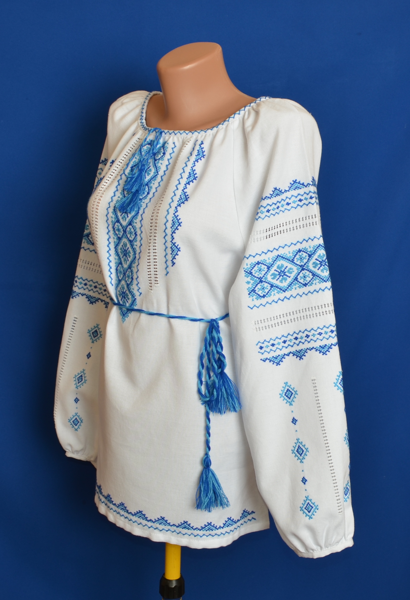 Nuwzz Ukrainian Hand Embroidered Women’s Blouse Sorochka Vyshyvanka