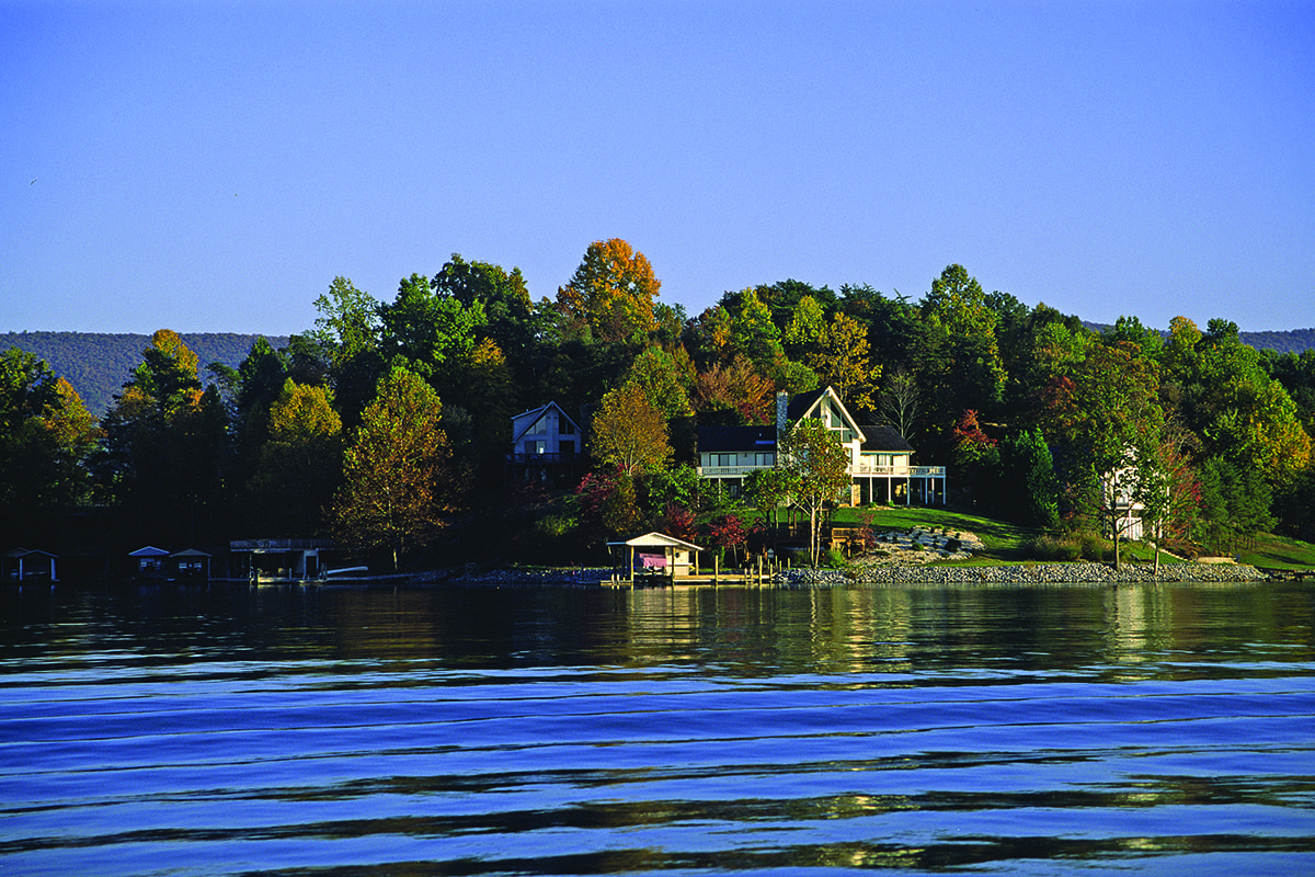 Vacation Home Make your home away from home in Smith Mountain Lake