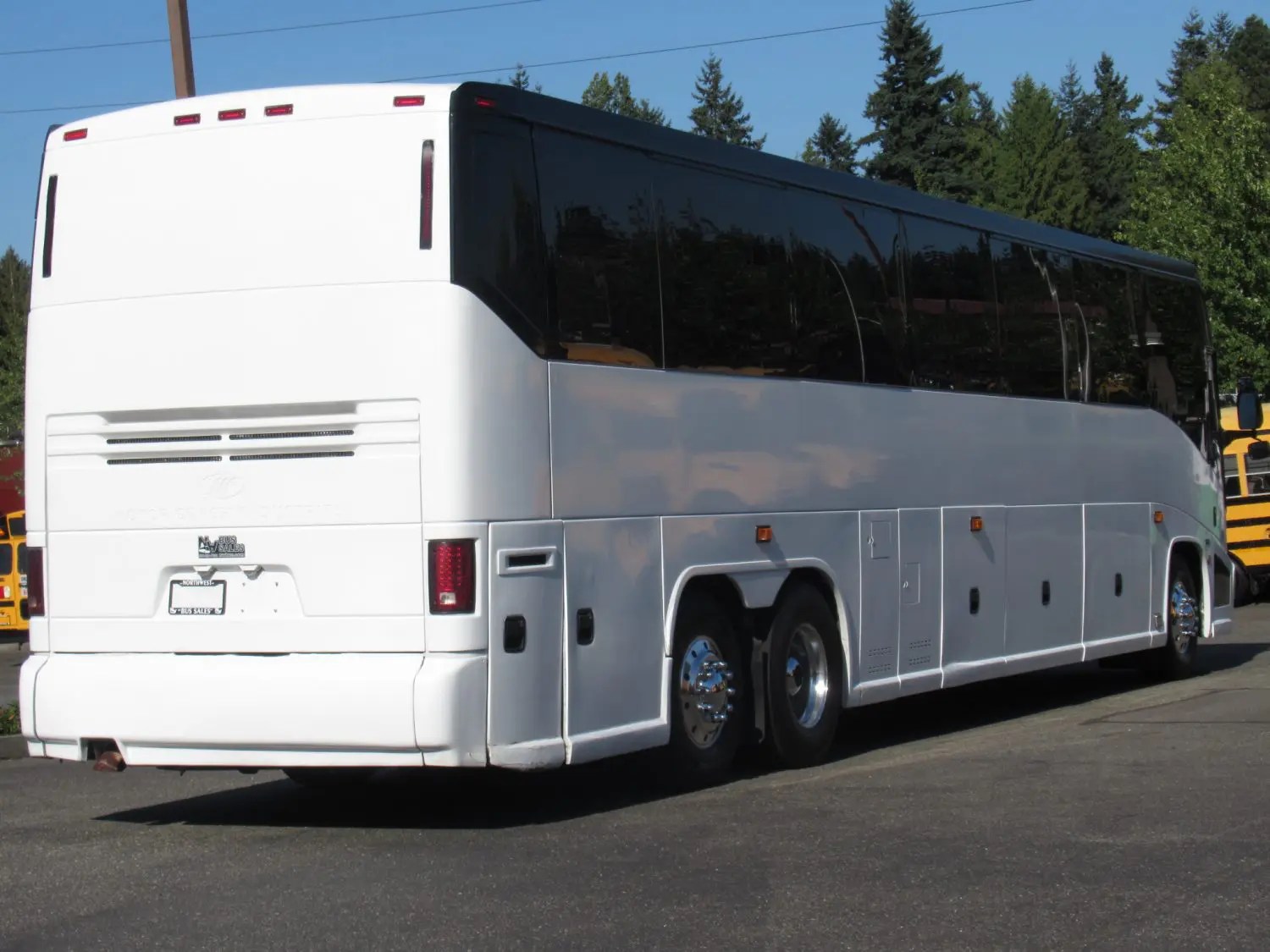 2004 MCI E4500 56 Passenger Motorcoach C62461 Northwest Bus Sales, Inc