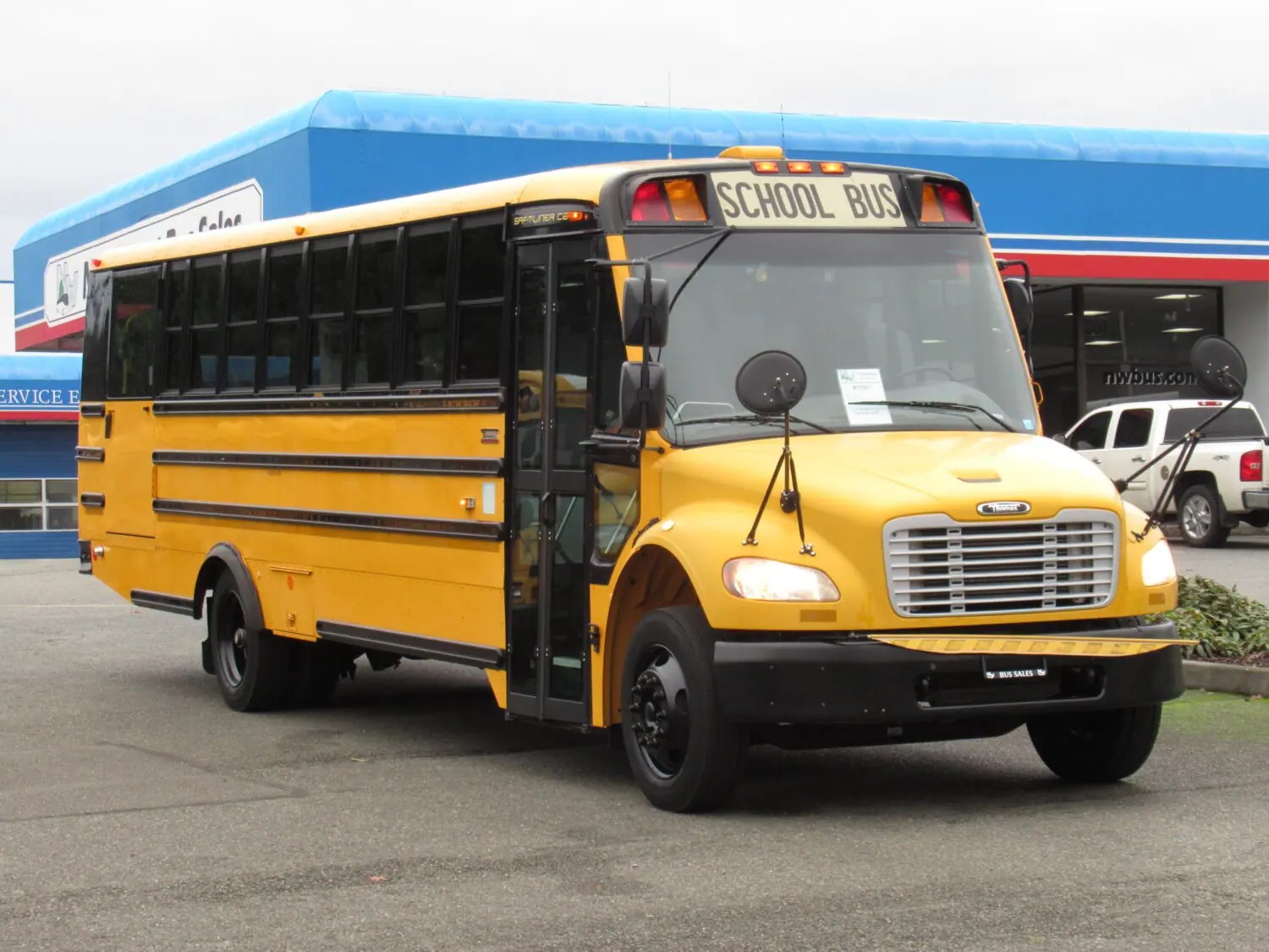 2011 Thomas C2 6 Passenger + 6 Wheelchair ADA School Bus BT2551