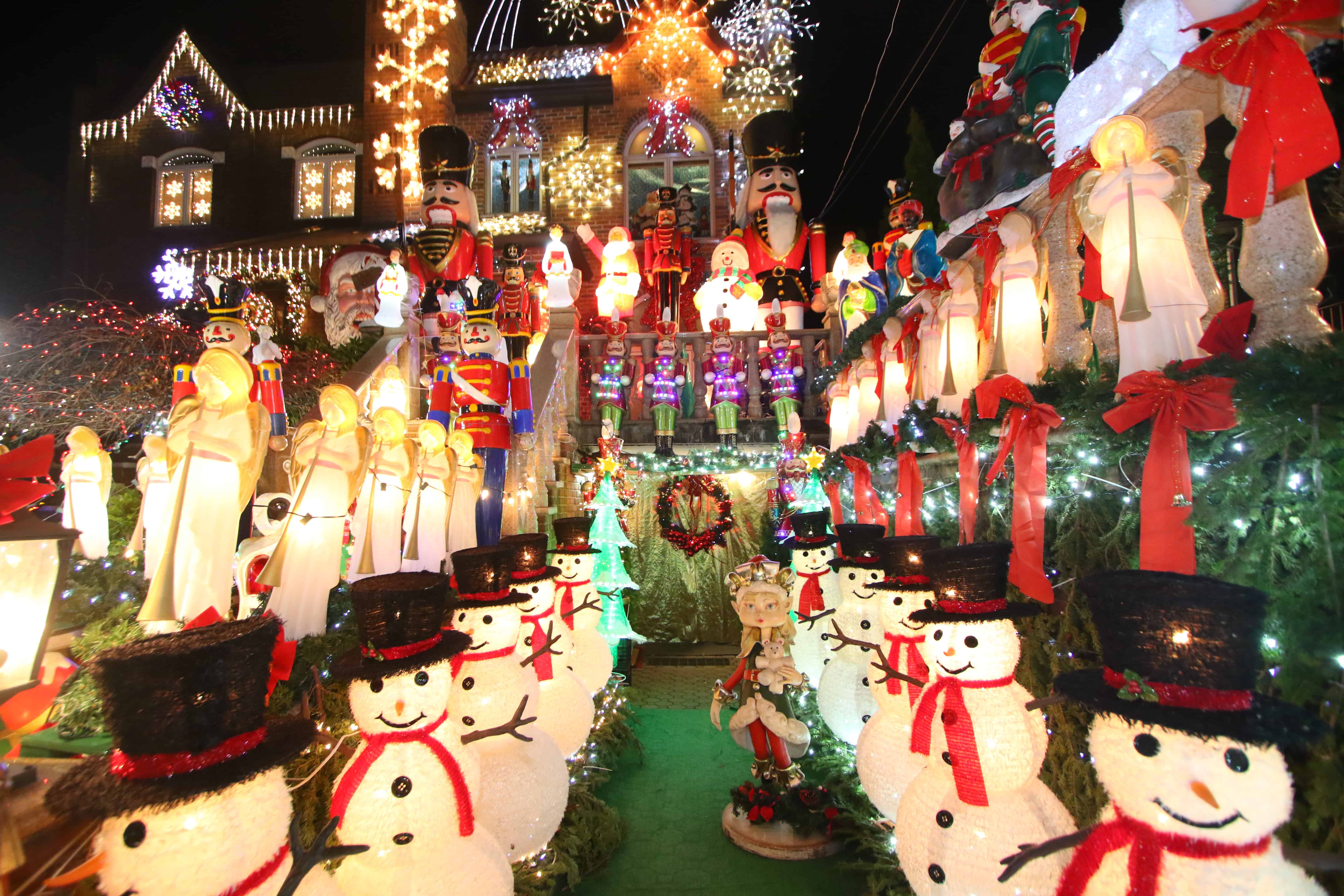 Christmas Lights Tour New York City Sightseeing