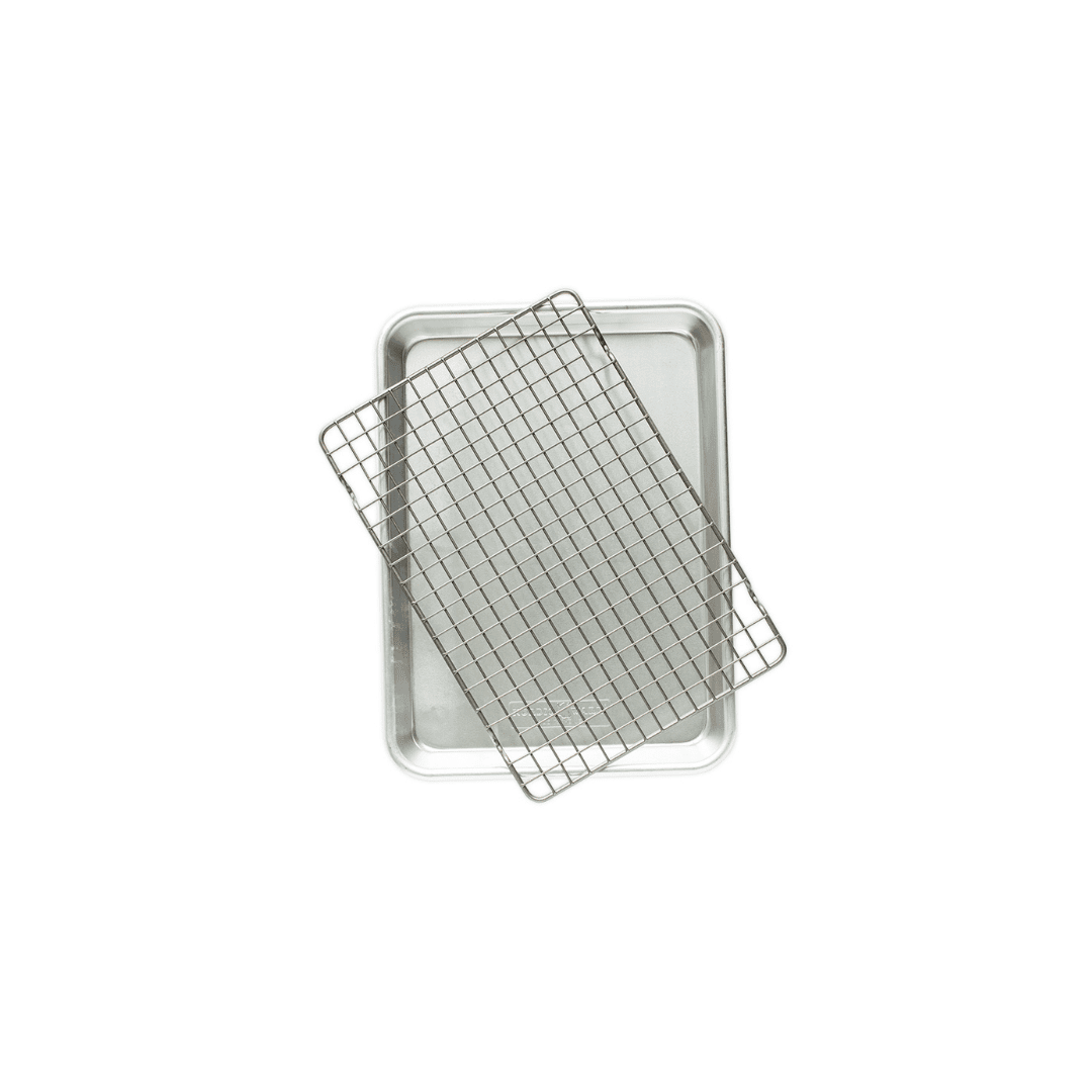 Nordic Ware Naturals® Quarter Sheet with OvenSafe Nonstick Grid