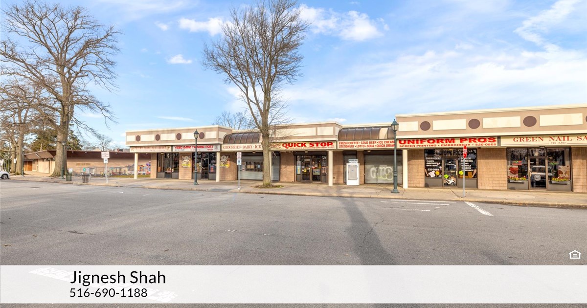 5070 E Village Green, Levittown, NY 11756