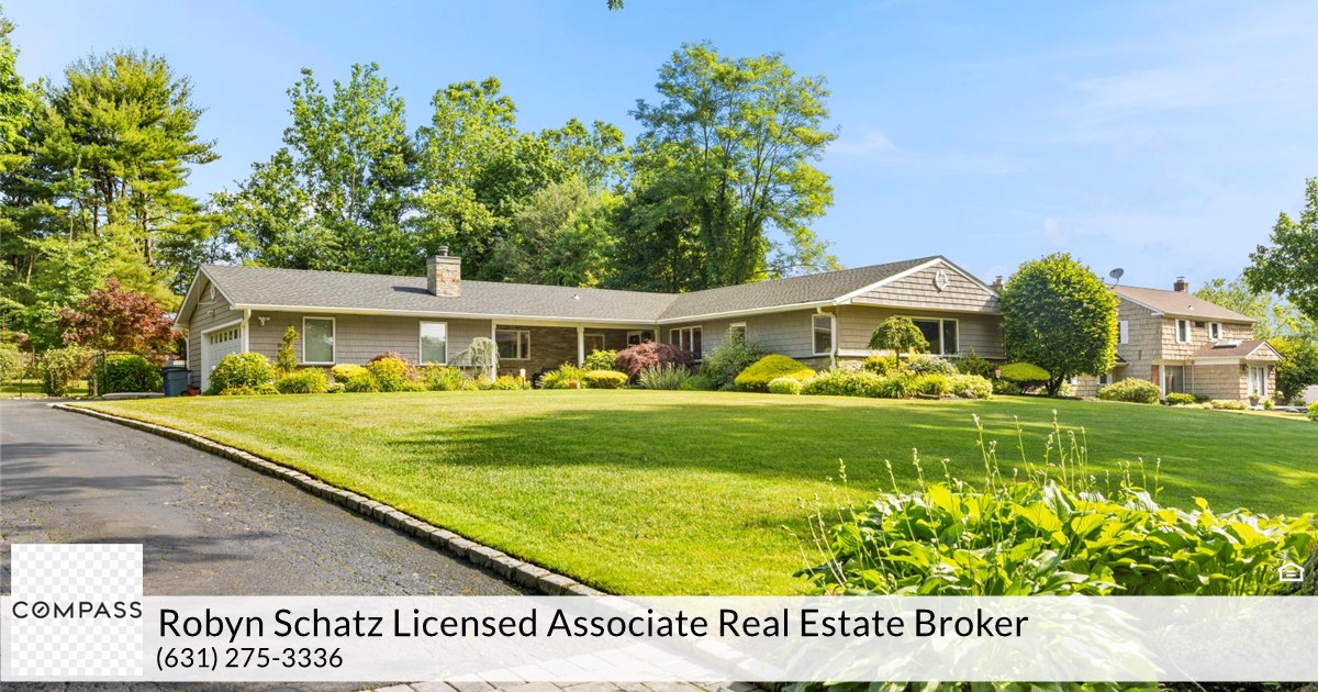 5 Ebbtide Ln, Dix Hills, NY 11746