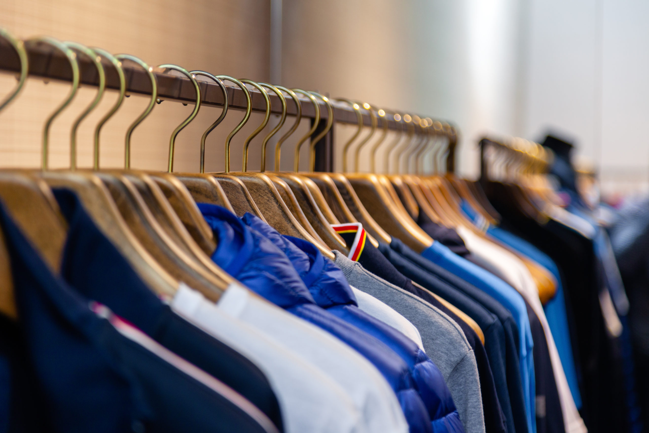 The Pros And Cons Of Shopping In Clothing Outlets The Arcadia Online