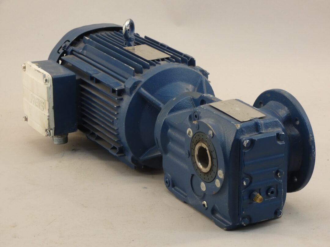 3HP SEWEurodrive Gearmotor 1765/135RPM TEFC 3PH 230/460V KAF37