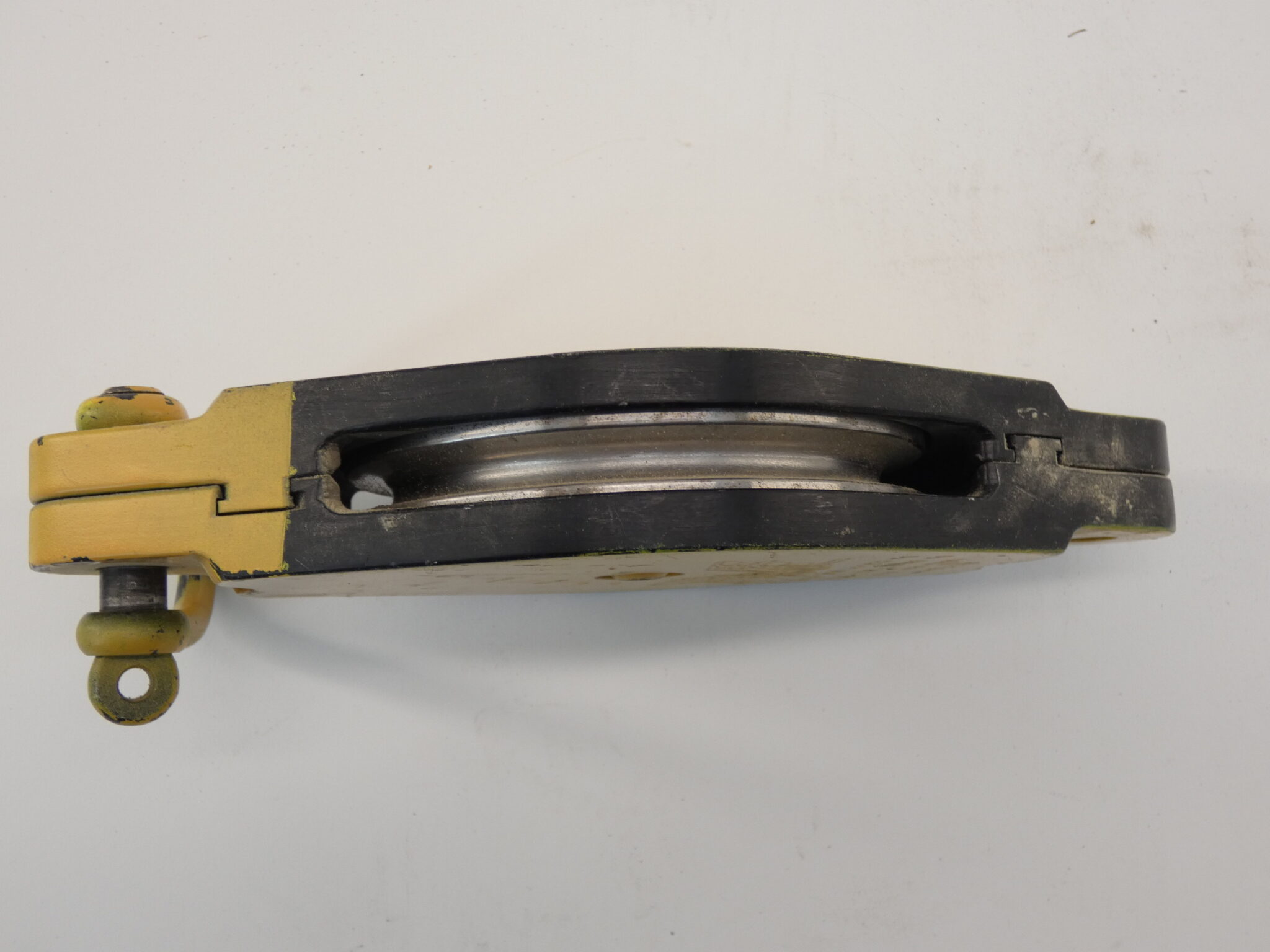 AMC SBS 5000 Yellow Pulley, 3600LBS, 1500LBS GPM Surplus