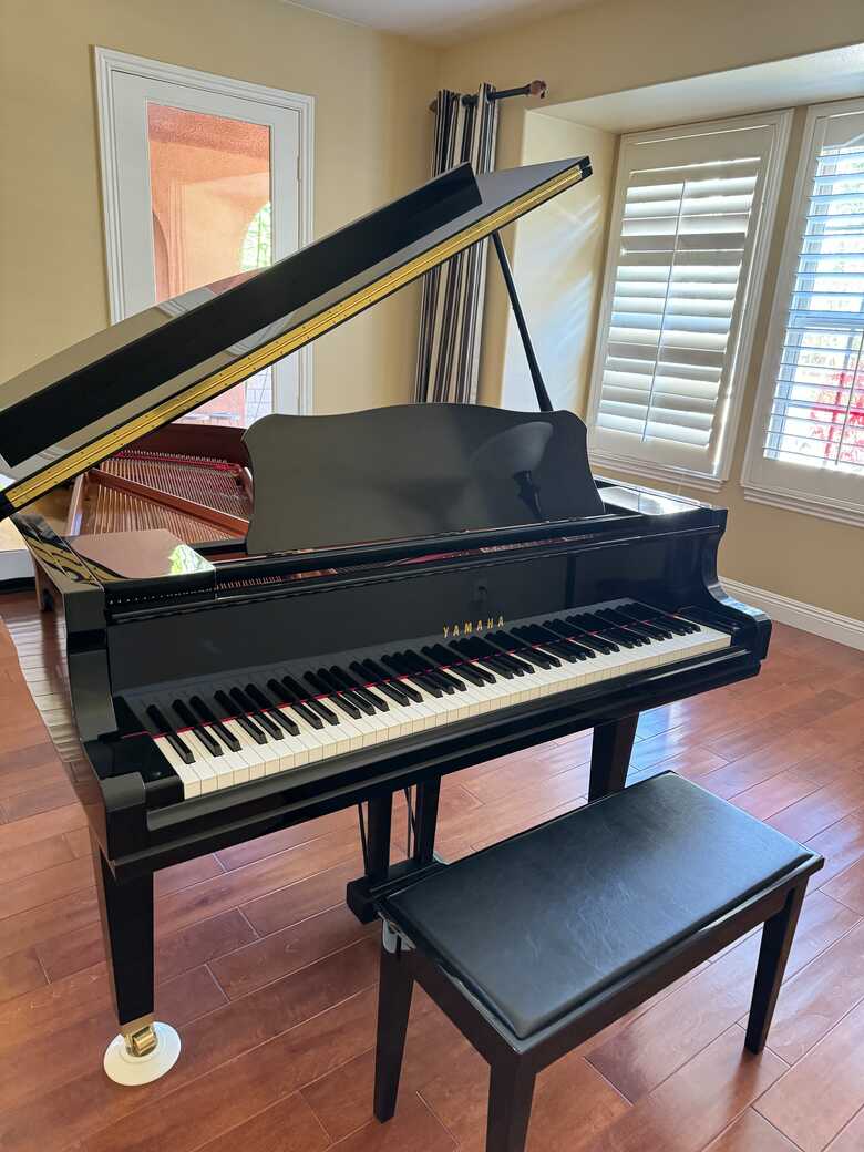Sell piano Piano for sale
