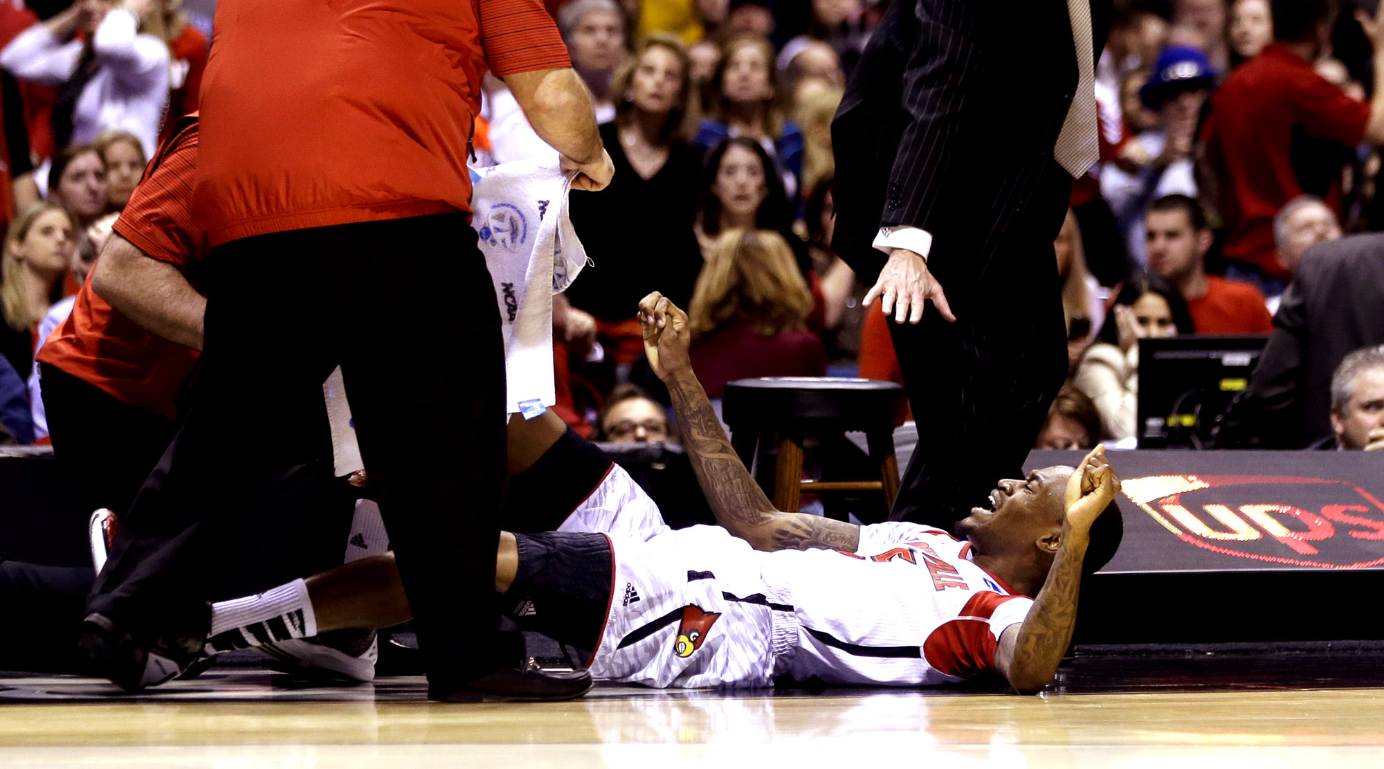 Louisville’s Ware dunking, 6 months after gruesome injury