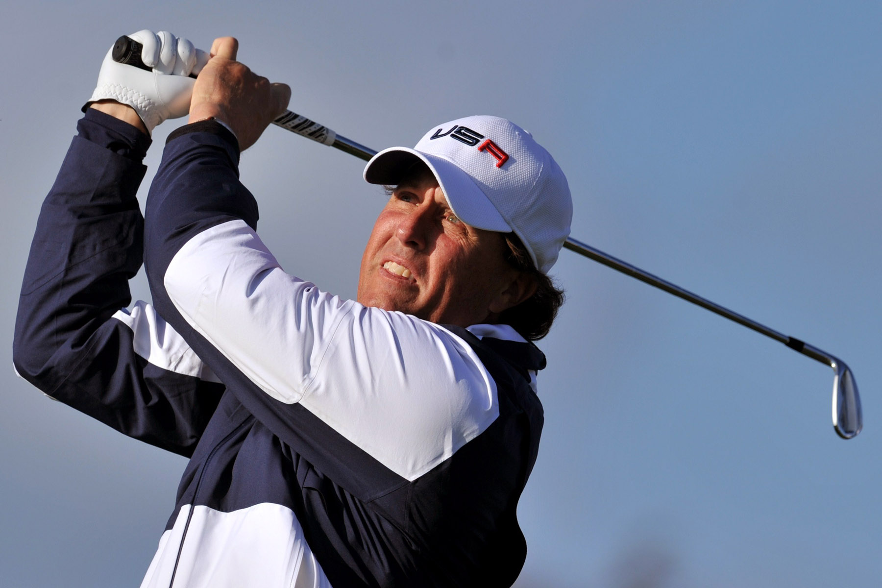 Mickelson, Bradley skipping Ryder Cup morning session