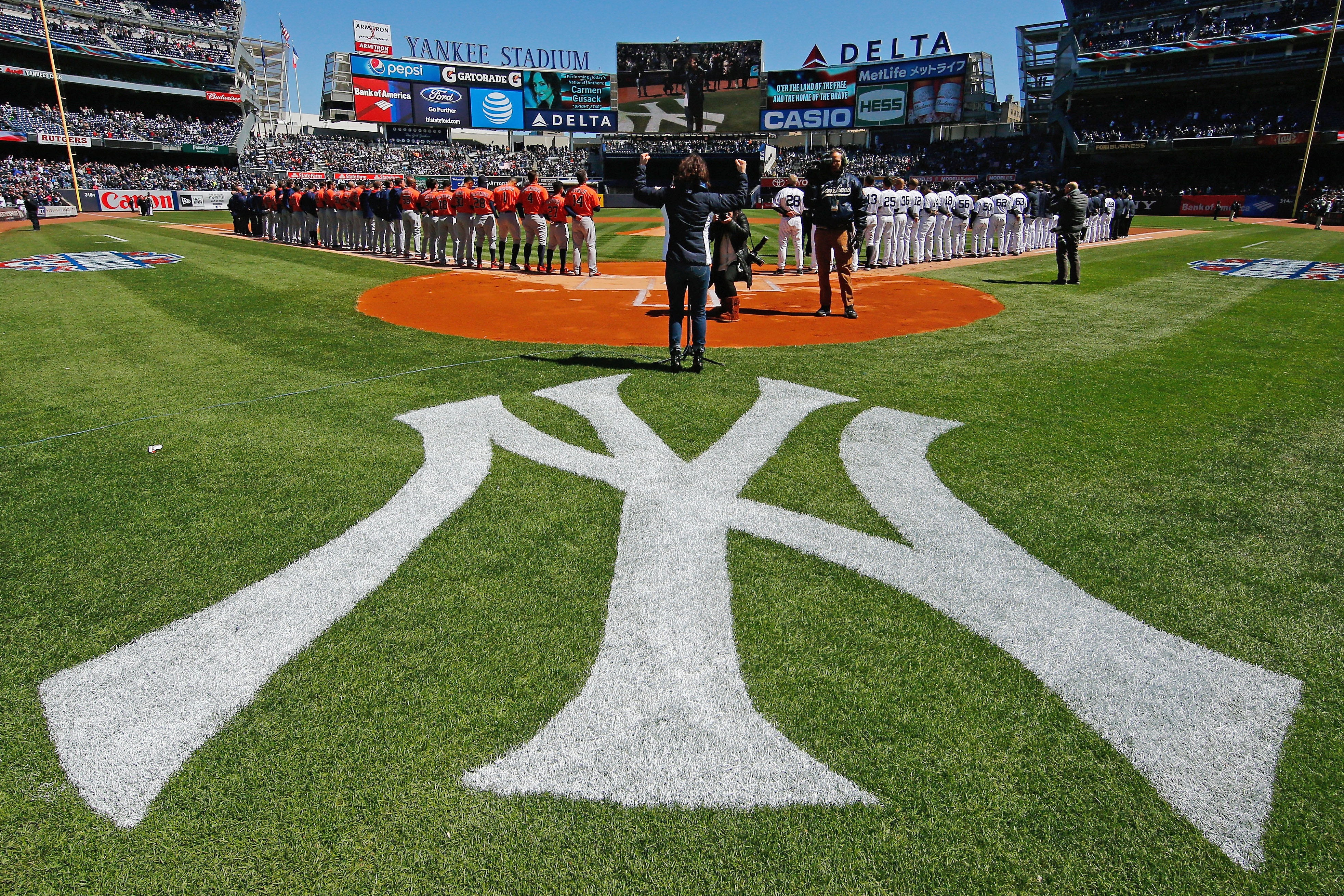 How Yankees radio disgracefully sells the national anthem