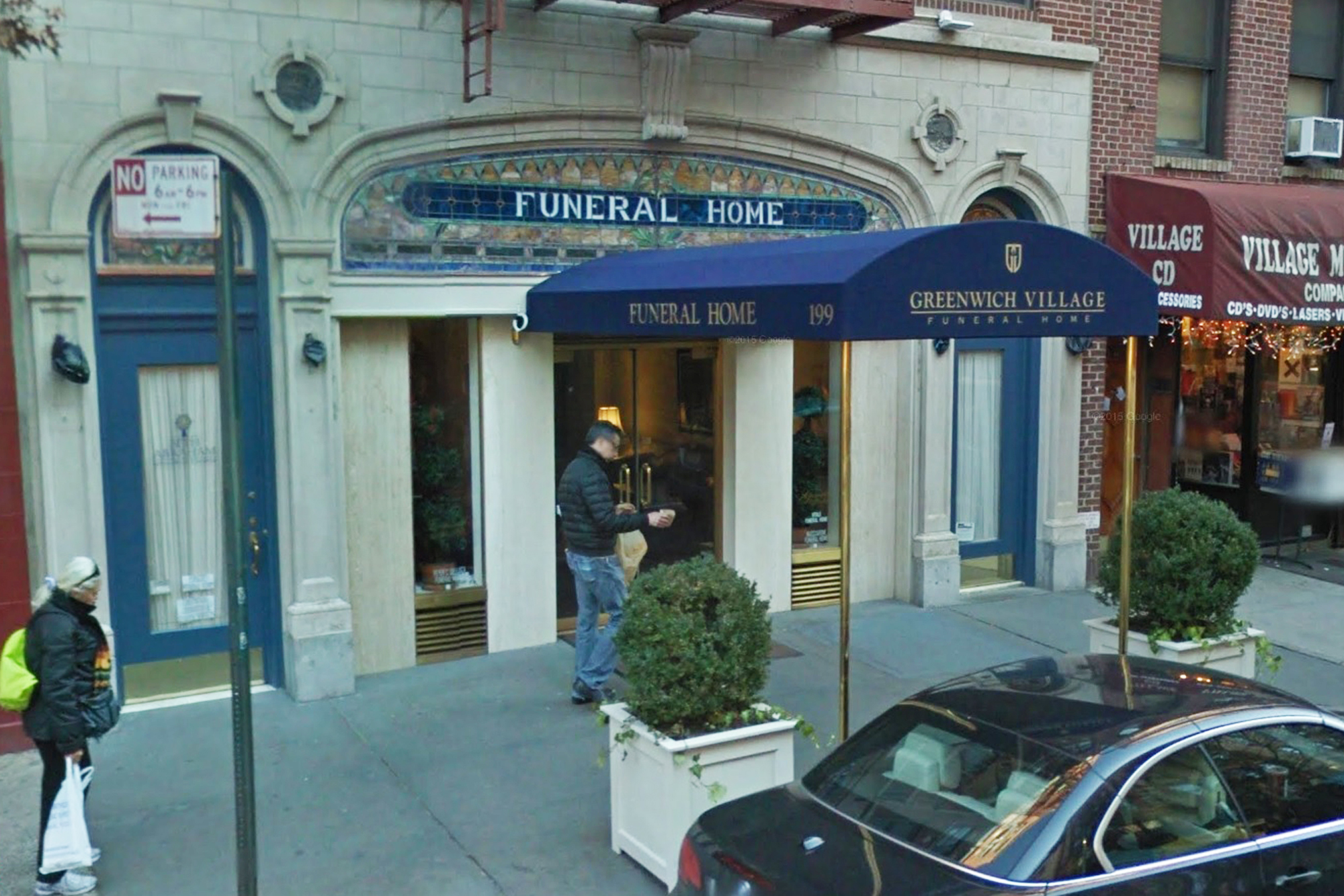 Mourner attacks funeral director during wake cops