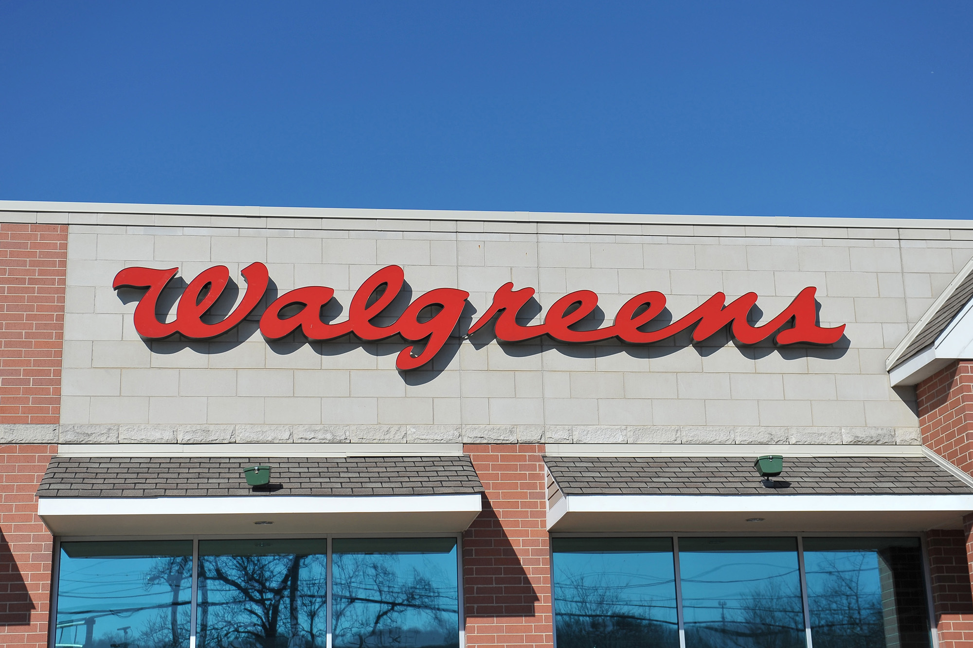 Walgreen sets deadline for 9.7B merger with Rite Aid