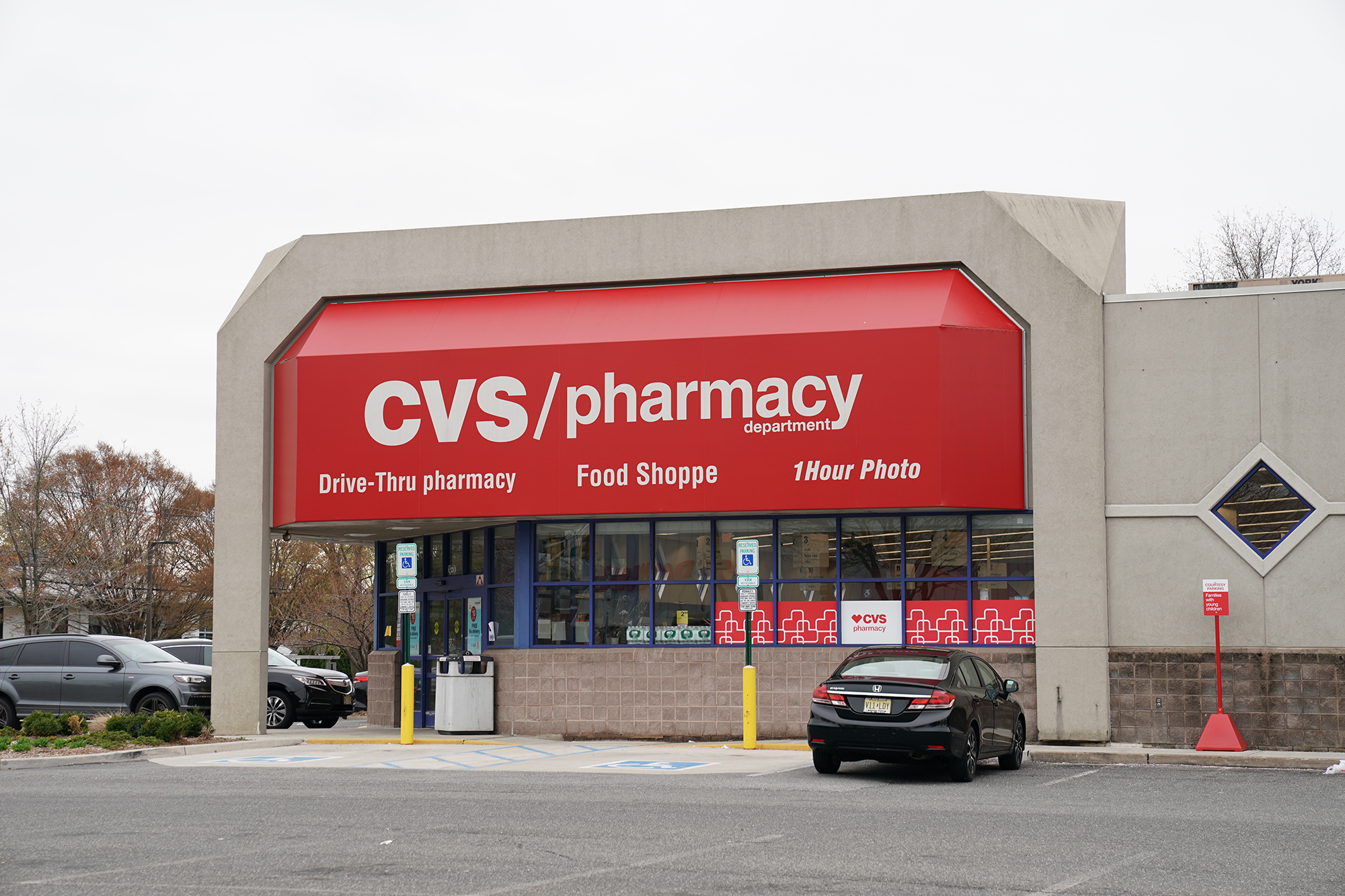 Feds accuse CVS, Omnicare of prescription drug fraud