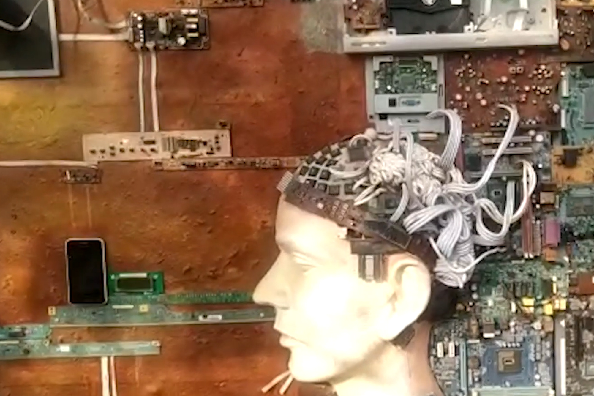 This Man S Recycled Computer Art Is E Mazing 247 News Around The World