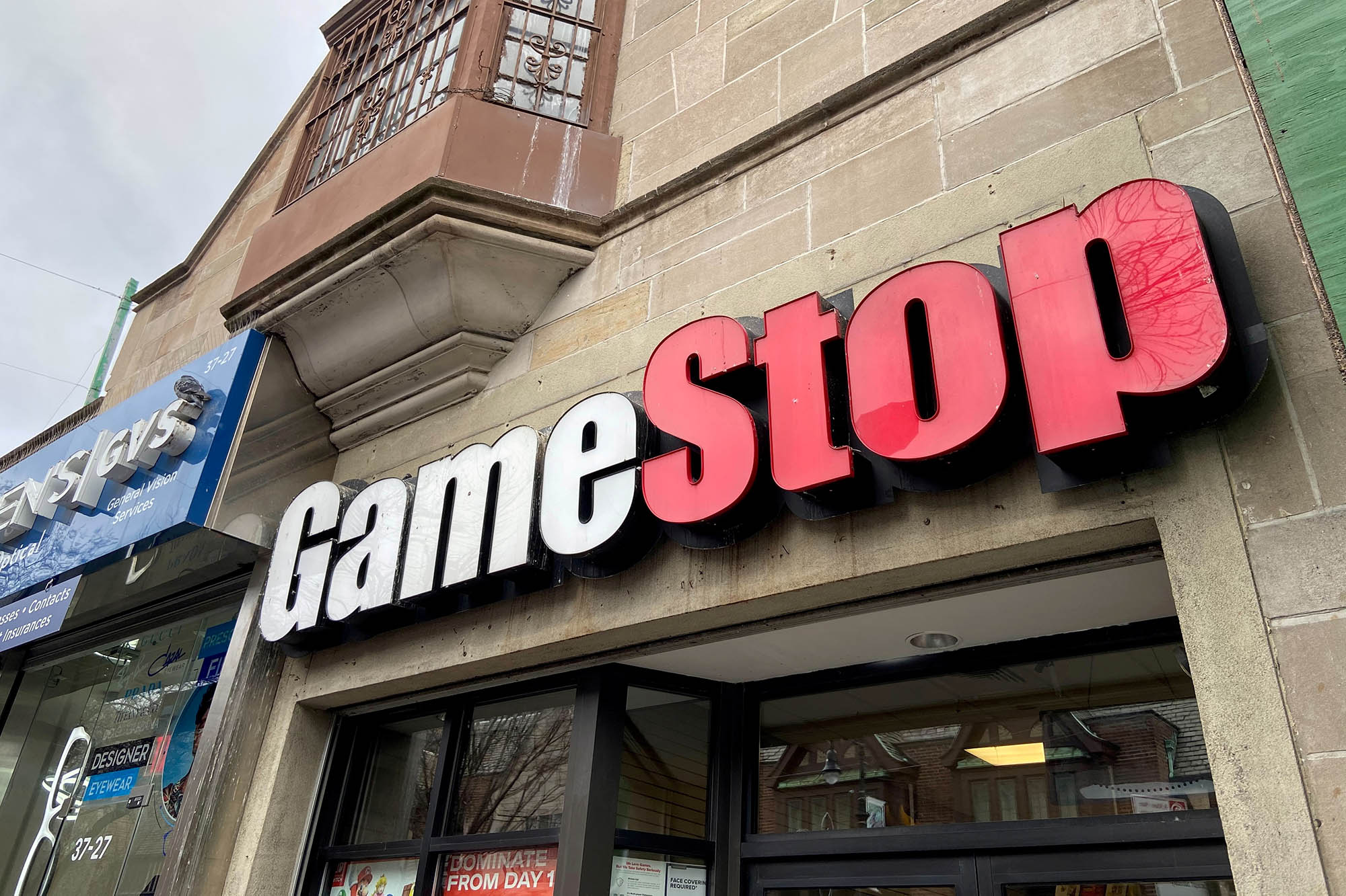 GameStop signs lease for massive distribution warehouse, ditches debt