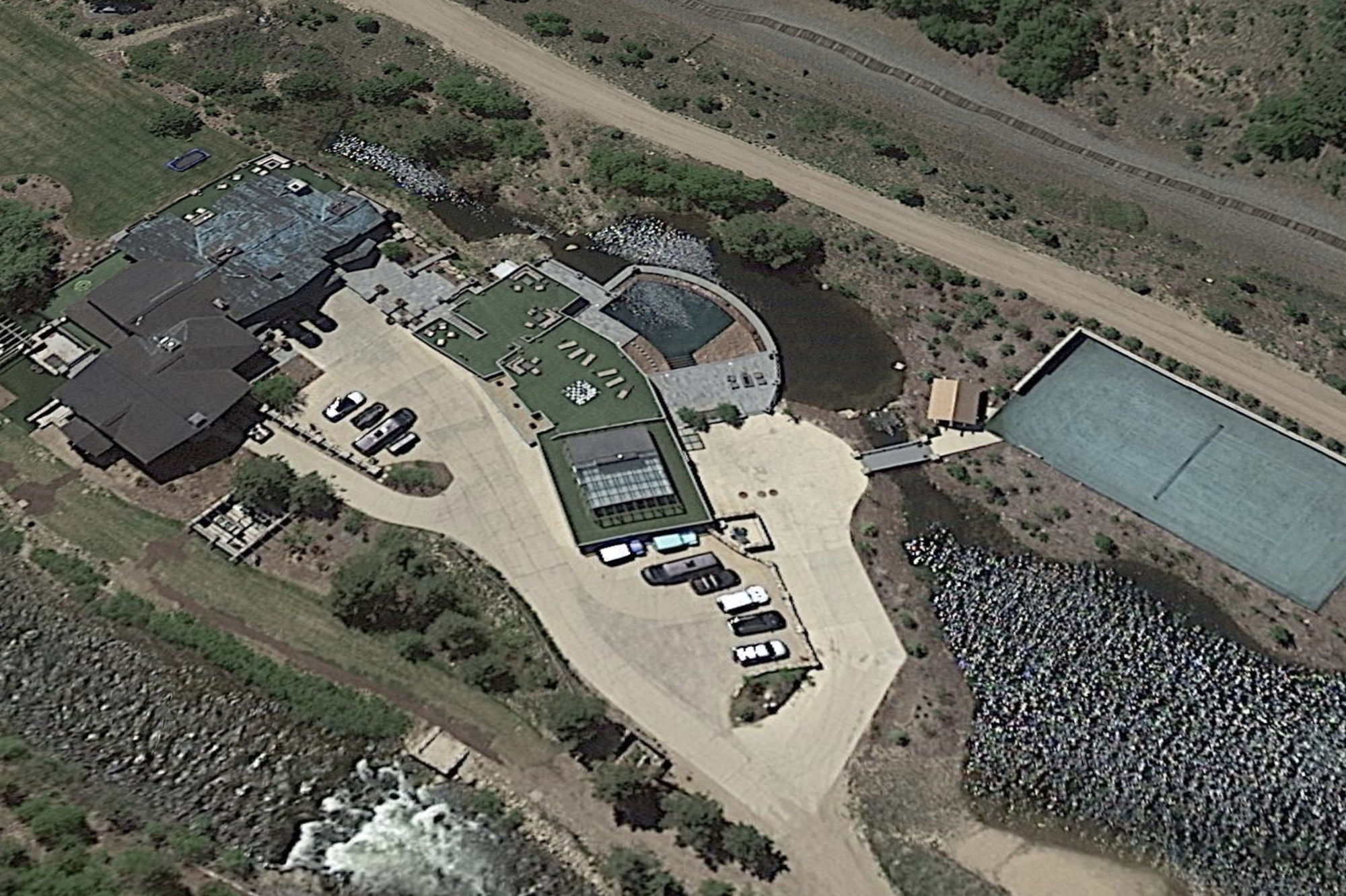 Billionaire tax cheat's lavish spending revealed