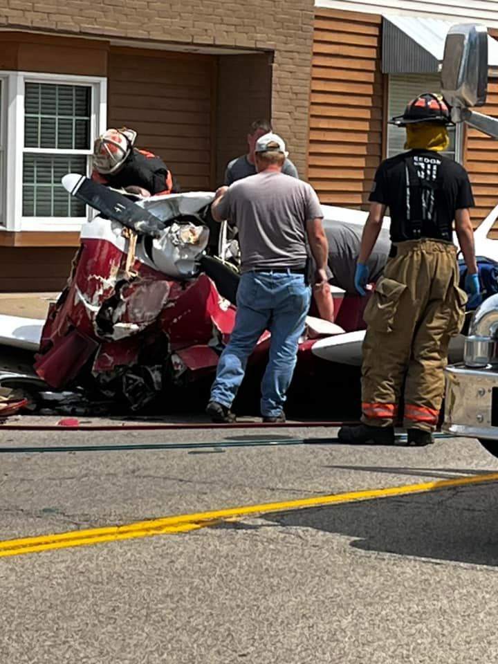 Two killed in small plane crash on Illinois road Today Breeze